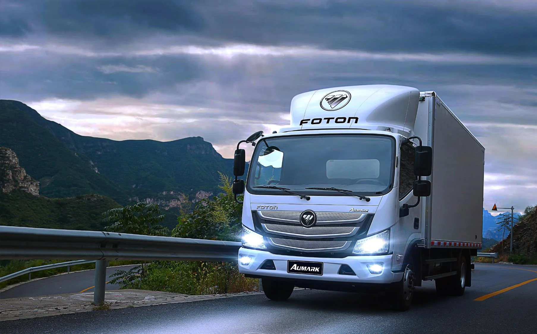 Foton 4x2 6 Ton Cooling Box Van Cold Transportation Freezer Truck  Refrigerator Truck