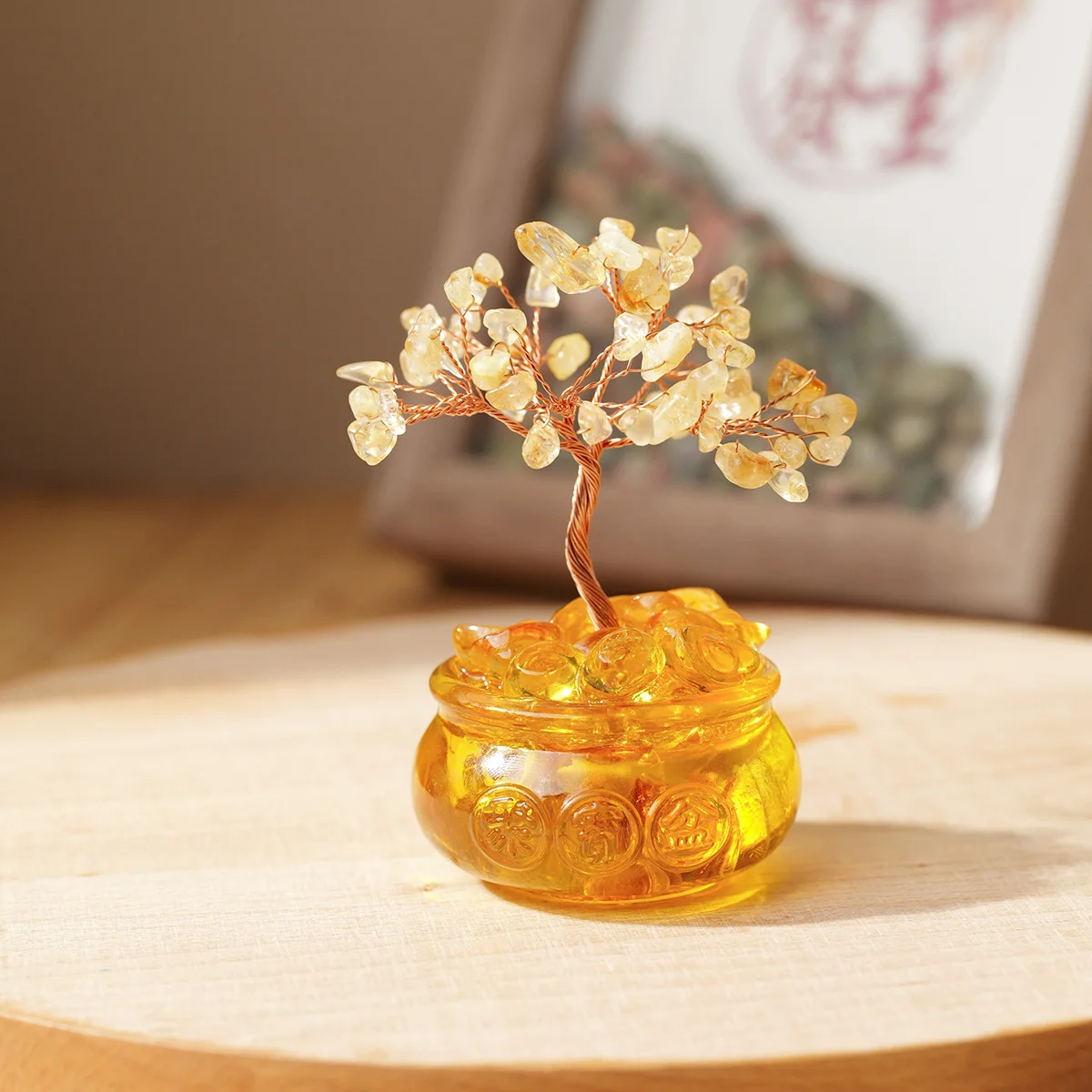 Wholesale Natural Healing Handmade Crystal Chips Stone Trees Decorative Treasure Bows Base Crystal Tree