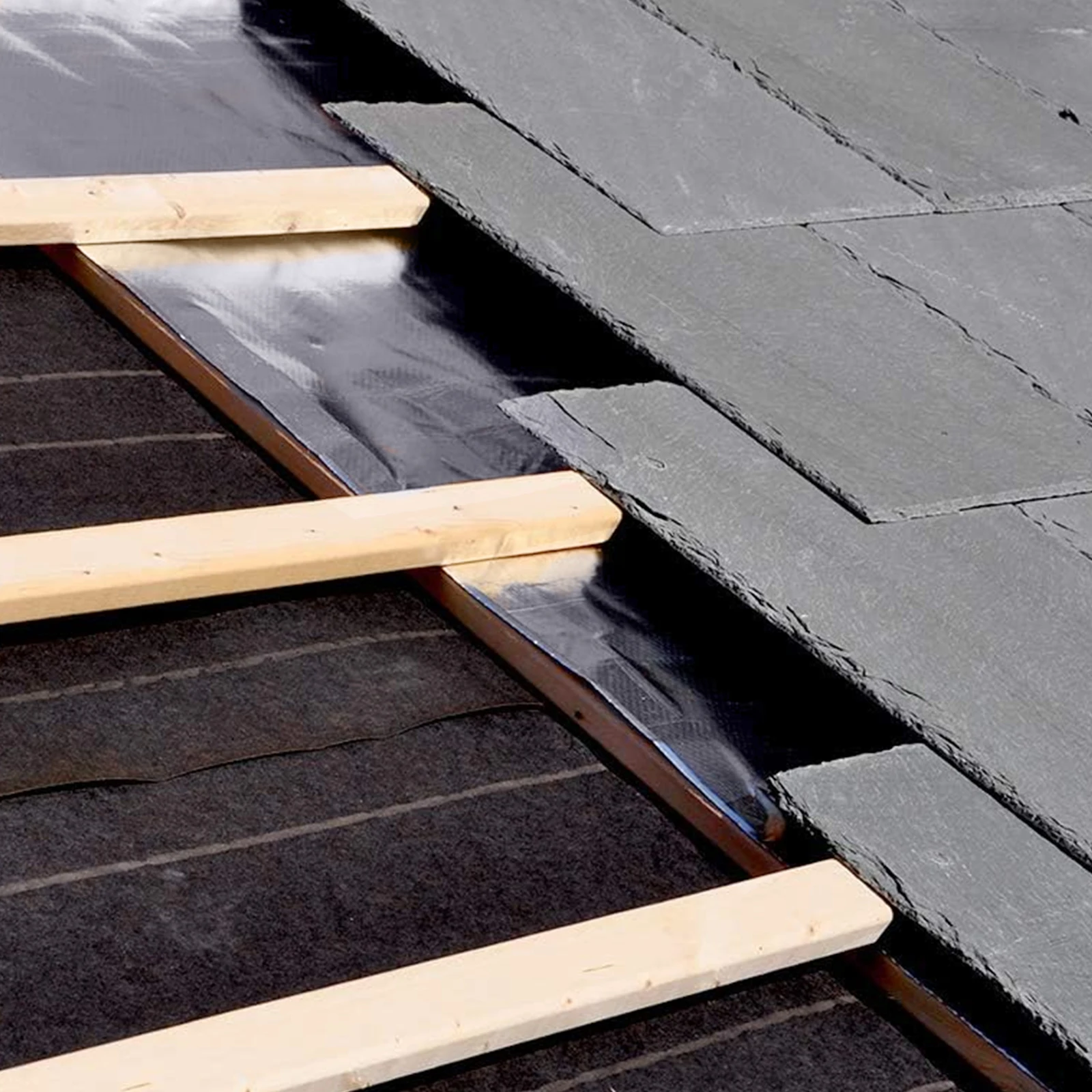 Waterproof Radiant Barrier Aluminium Reflective Foil Insulation For Roof Insulation