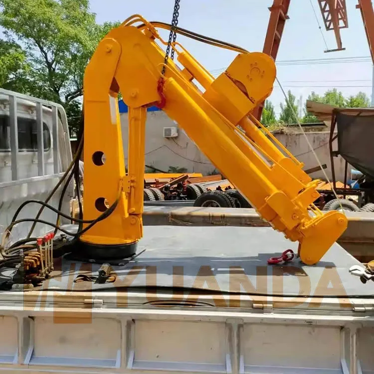 Small portable folding arm pickup truck lifting 1 tons hydraulic truck lifting is suitable for pickup trucks