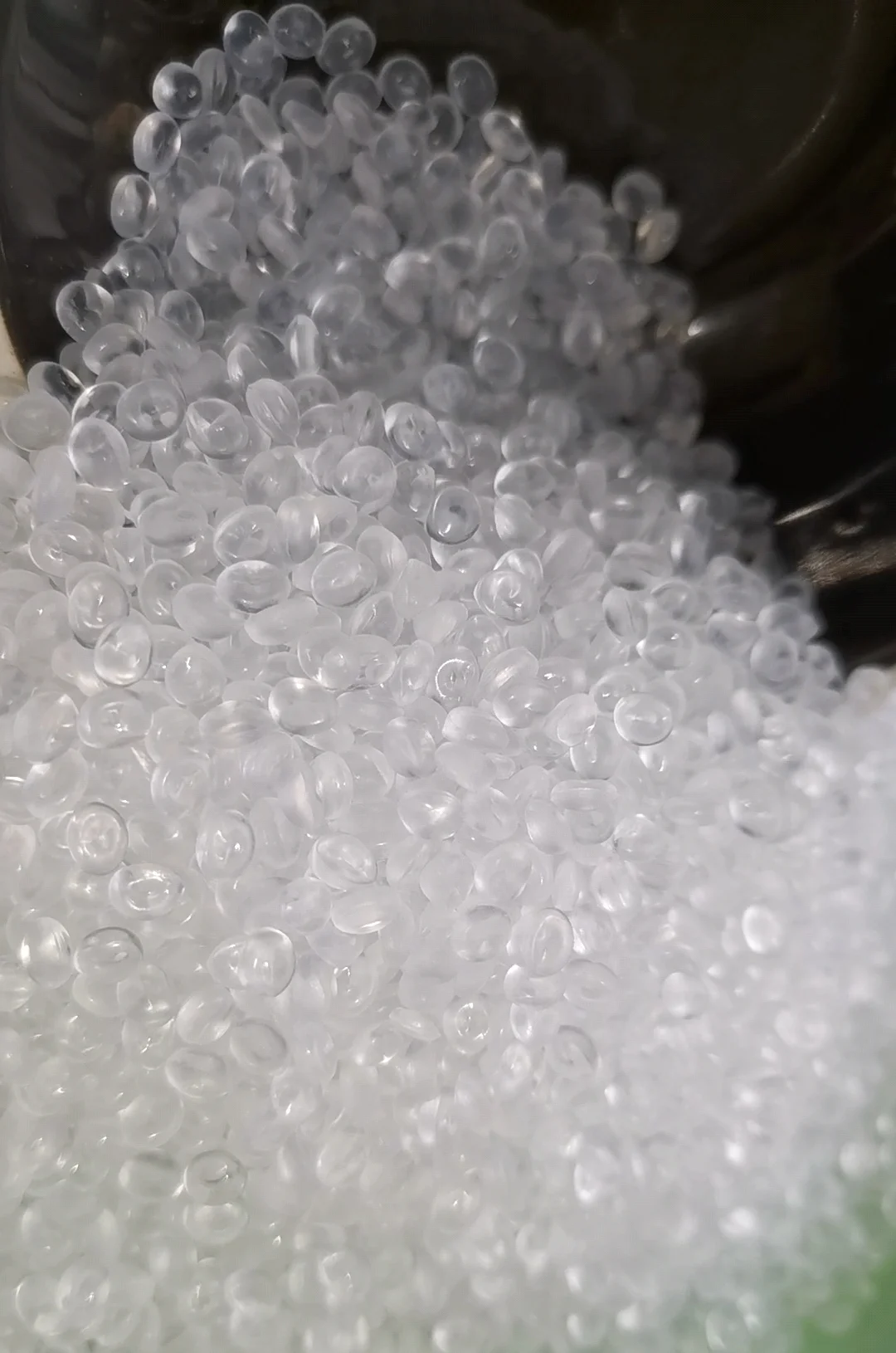 Factory selling plastic pellet EVA/ Ethylene Vinyl Acetate granules EVA V4110J for pipe and hose/ transparent EVA material