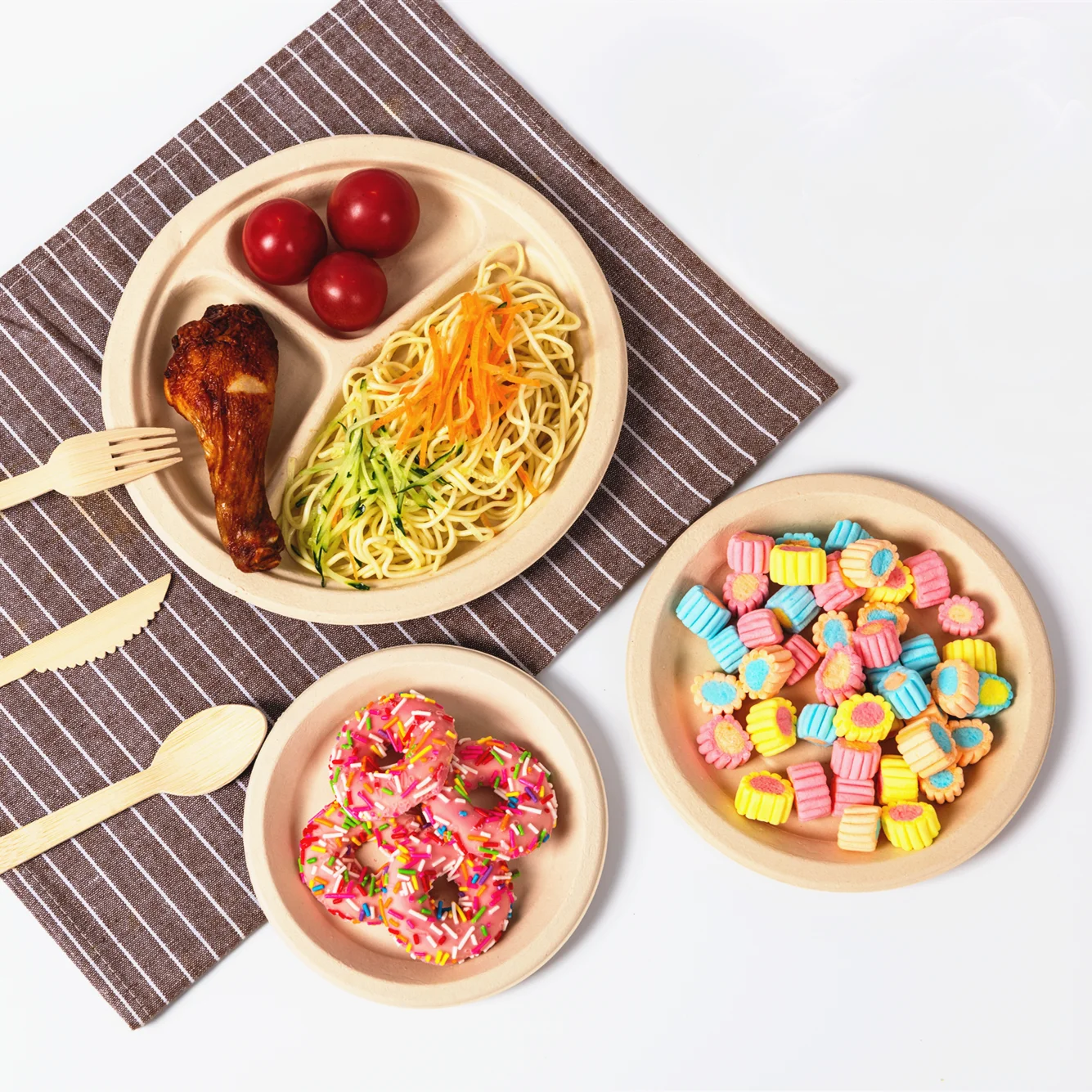 PFAS Free Factory Wholesale disposable fast food container box compostable bamboo pulp paper pizza plate with 1 or 3 partition