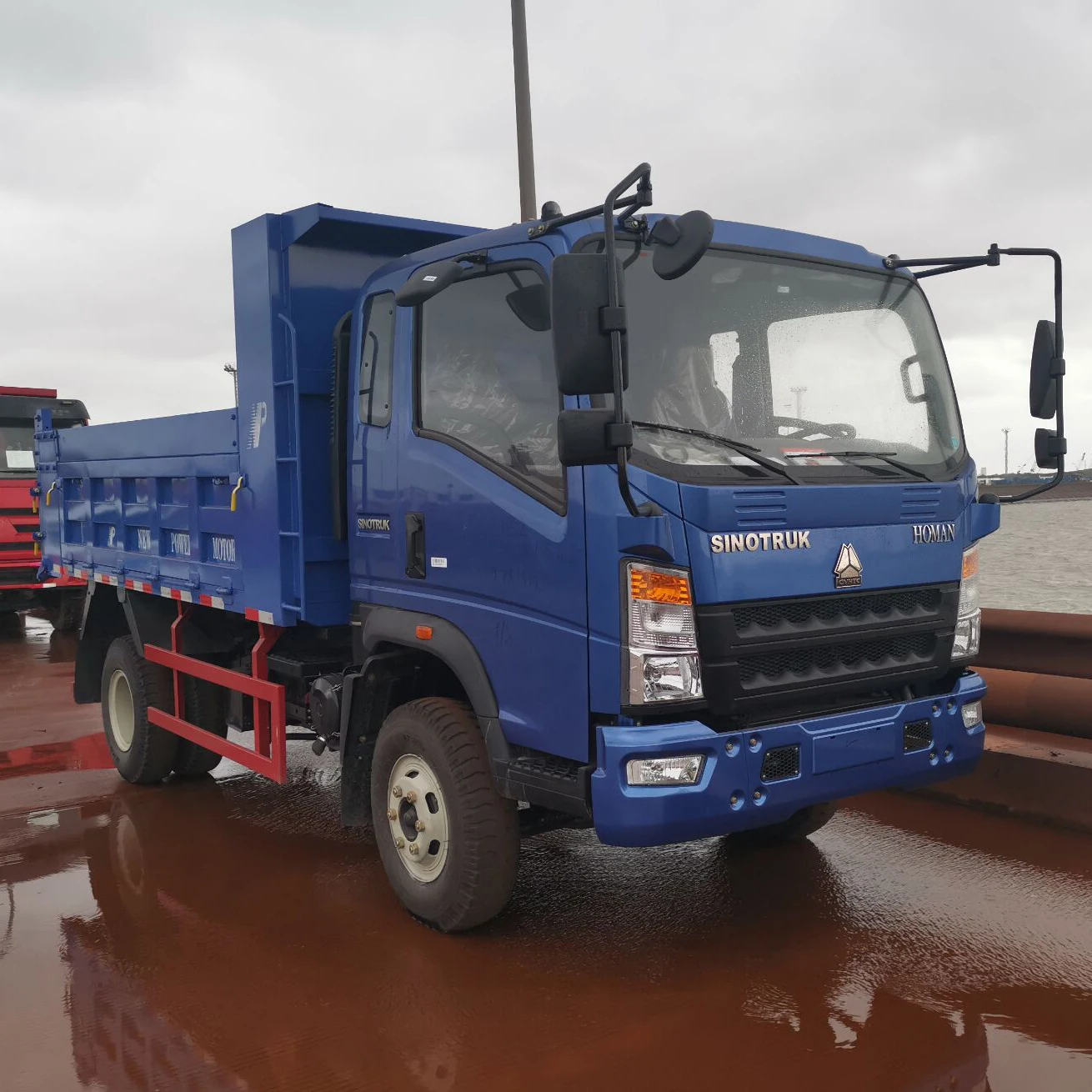 SINOTRUK Mini Truck HOWO 4x4 LHD 5 Tons Light Dump Truck for Sale