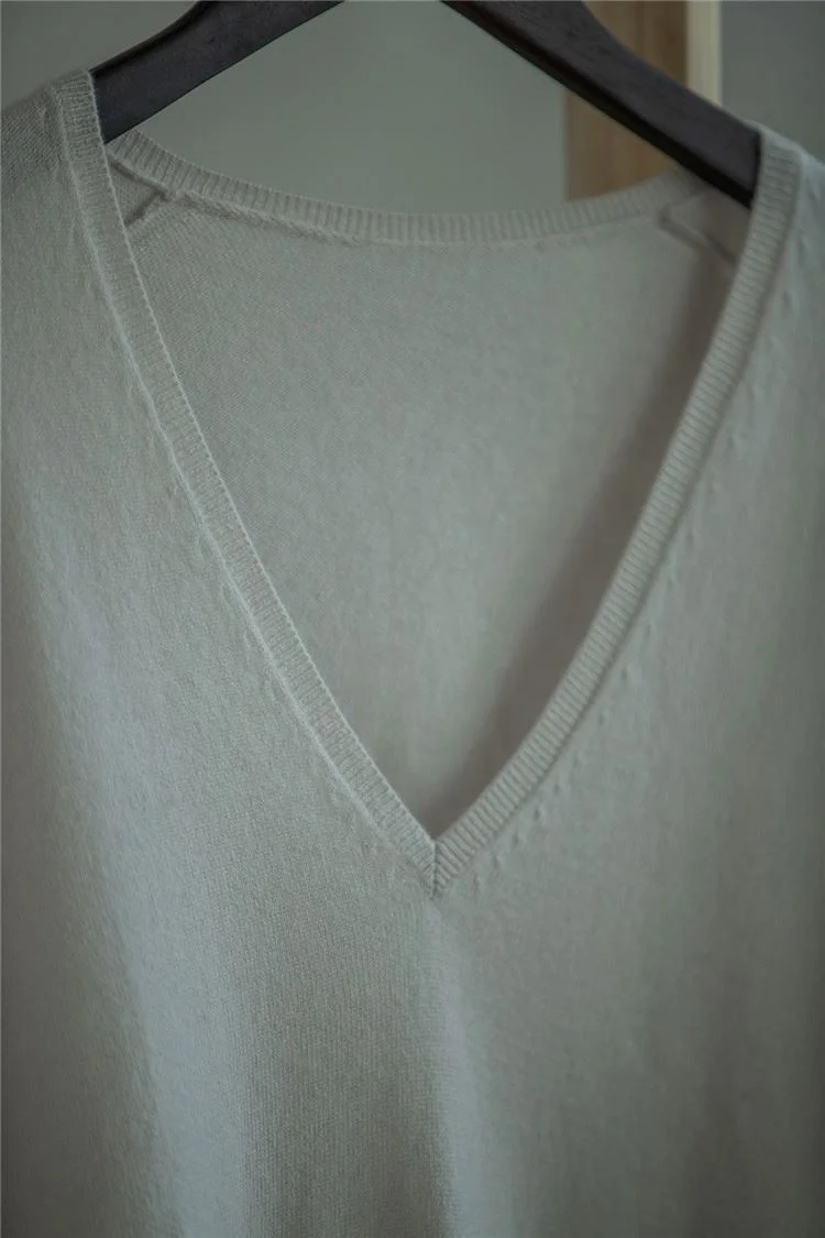 
New Design OEM 100%Cashmere loose Casual side splits V Neck Cashmere Pullover For Women For Wholesales 