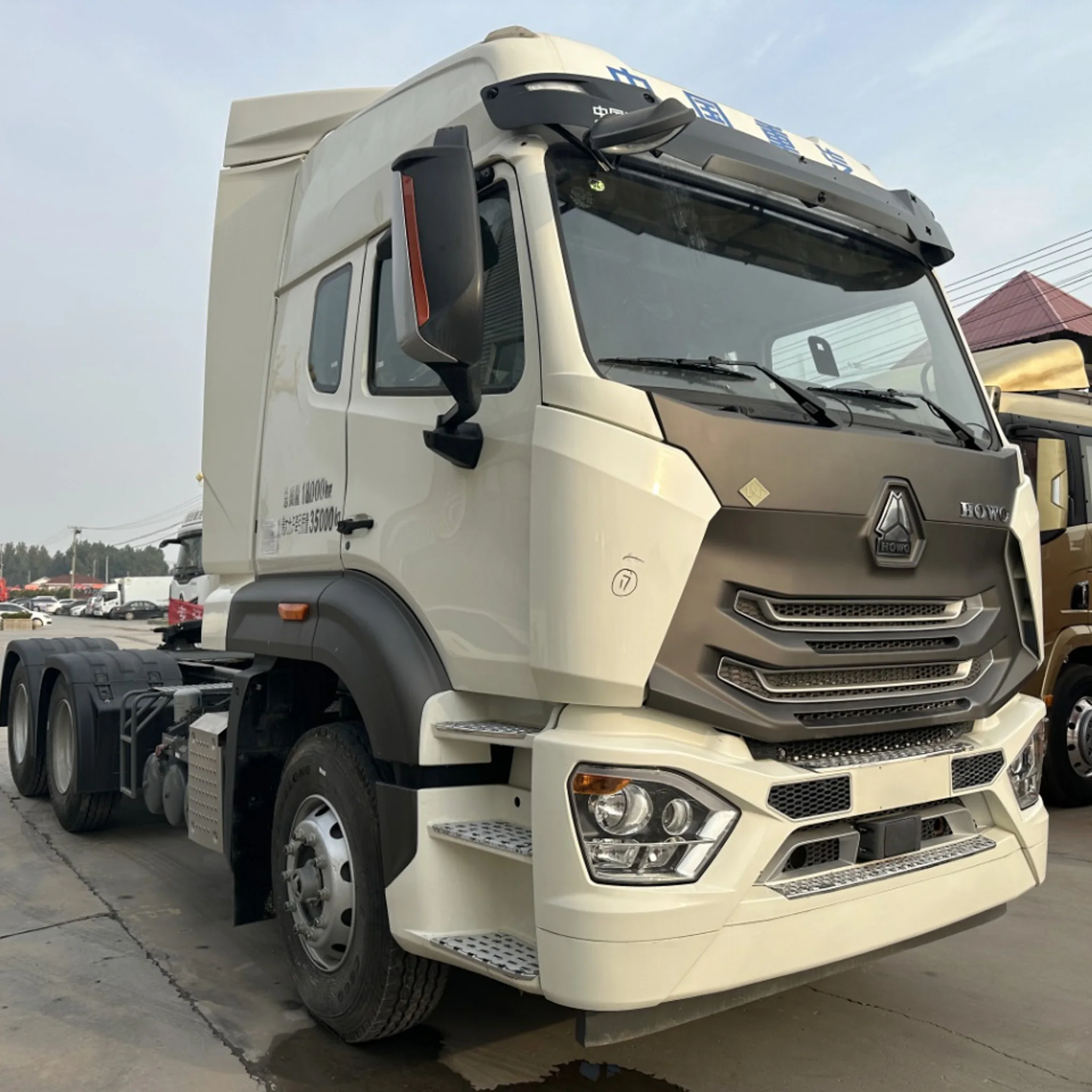 6X4 Euro 6 Diesel Tractor SITRAK Truck with Leaf Spring Suspension and Manual Transmission