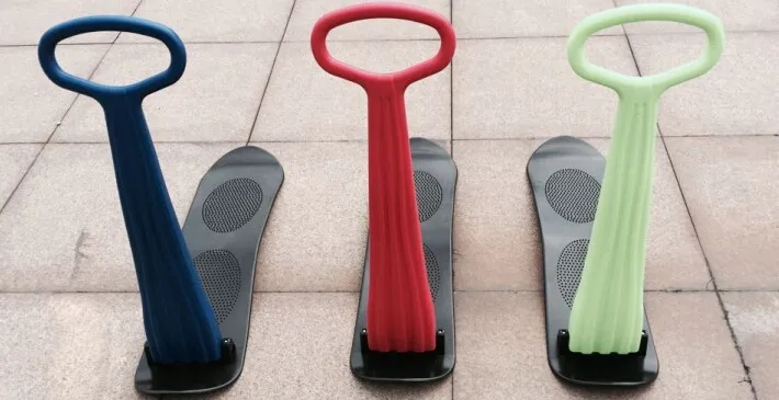 Manufacture Supply Children Plastic Foldable Kick Snowboard Scooter Ski with Handle Grip Multiple Colors