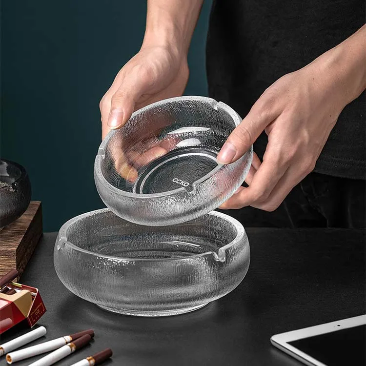 Wholesale Bar Hotel 14cm Grey Luxury Smoking Accessories Logo Custom Ashtray Cigar Ashtray Crystal White Clear Glass Ashtrays