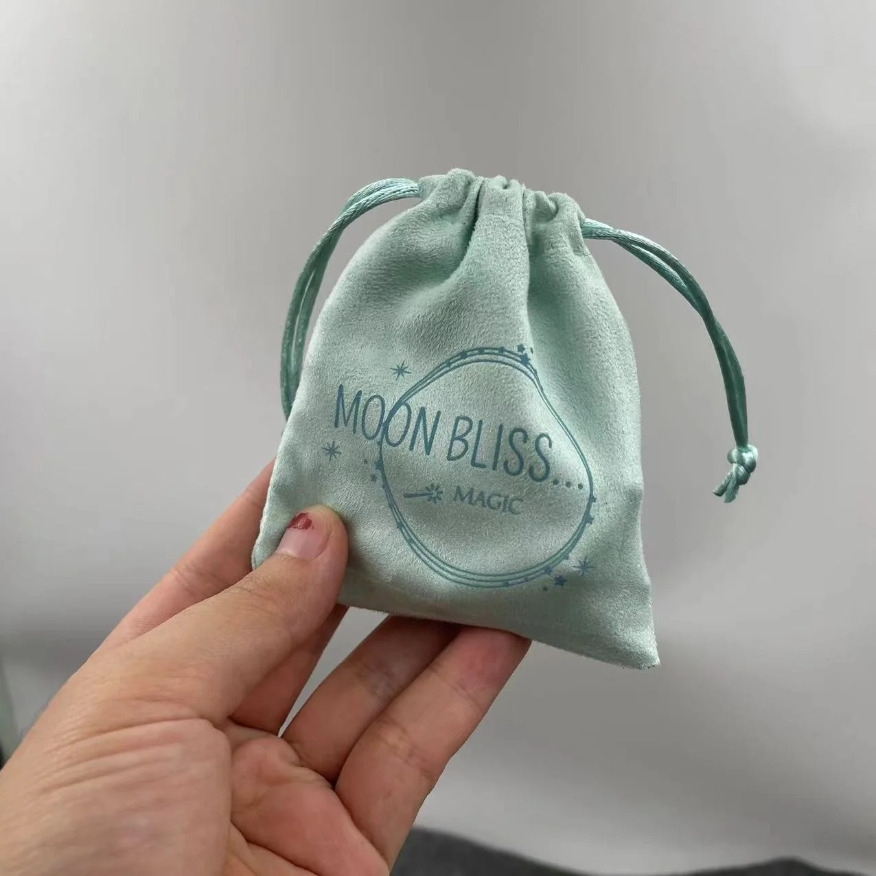 9*7cm Green Velvet Fabric Jewelry Pouches Small Drawstring Storage Packing Bag with Custom Logo Printed