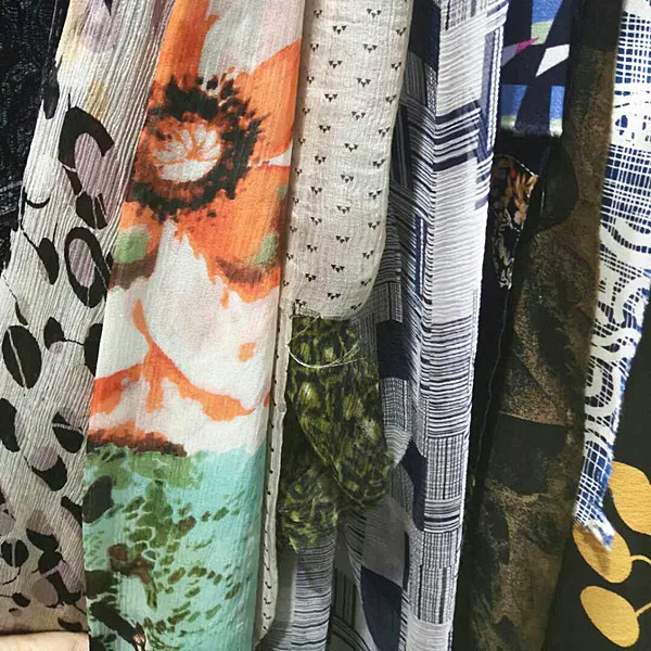 silk like chiffon /Poly material  printed woven chiffon fabric