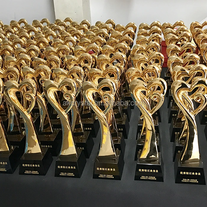 Europe Regional Feature Awards Trophies Charity Gold  Heart Shaped Trophies Gold Oscar Trophy