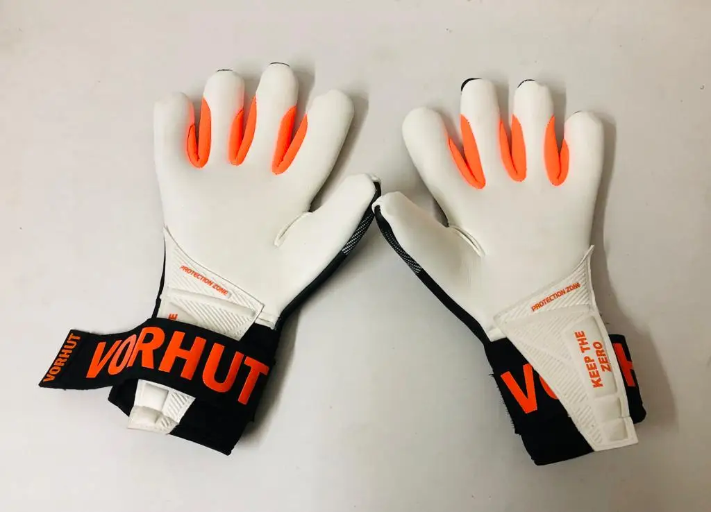 2022 High Quality Custom Professional Protective Football Soccer Goalkeeper Gloves Wholesaler Goalkeeper Gloves.