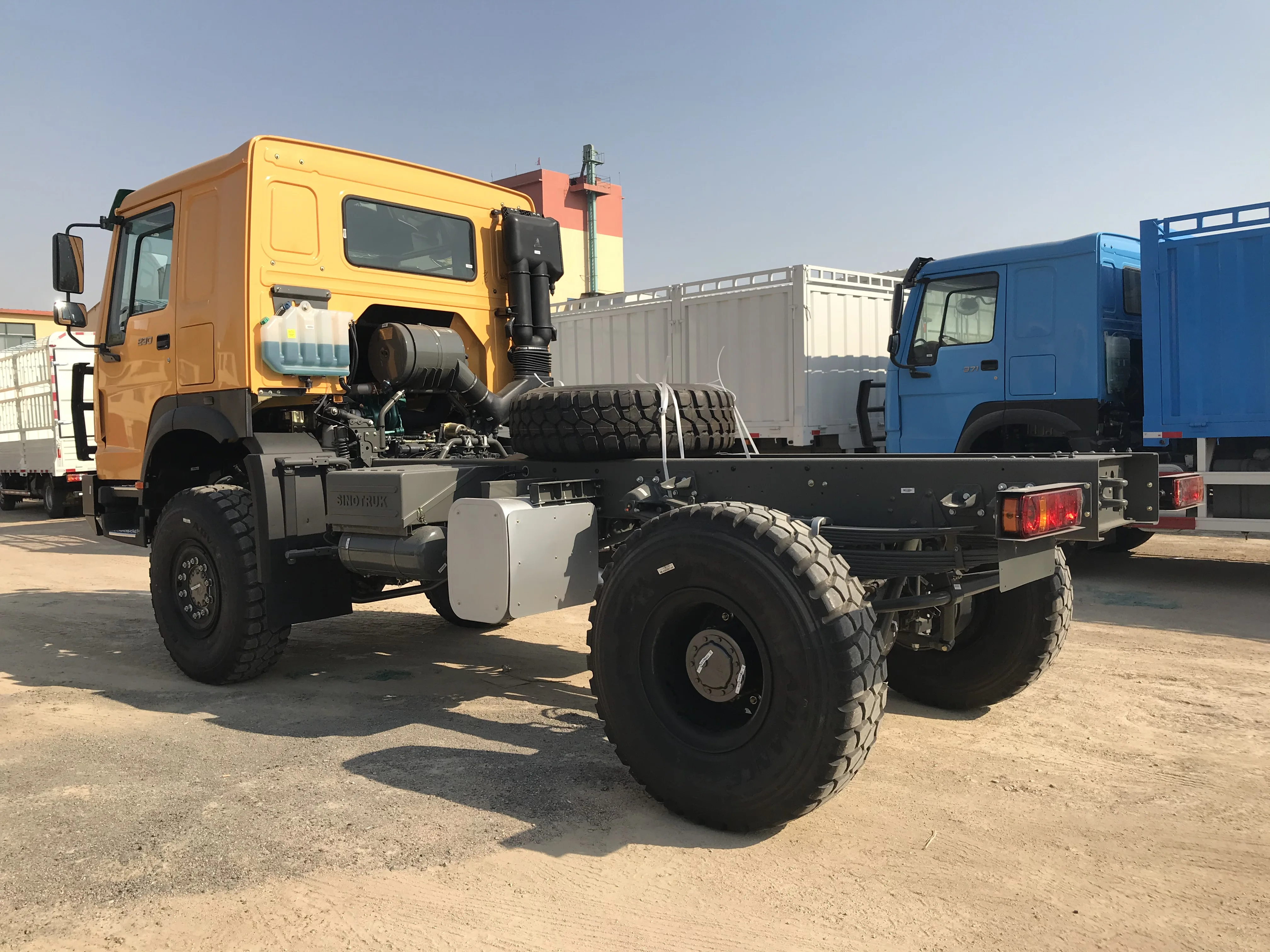 Single Big Tire 14.00R20 4X4 Off Road Cargo Truck Chassis