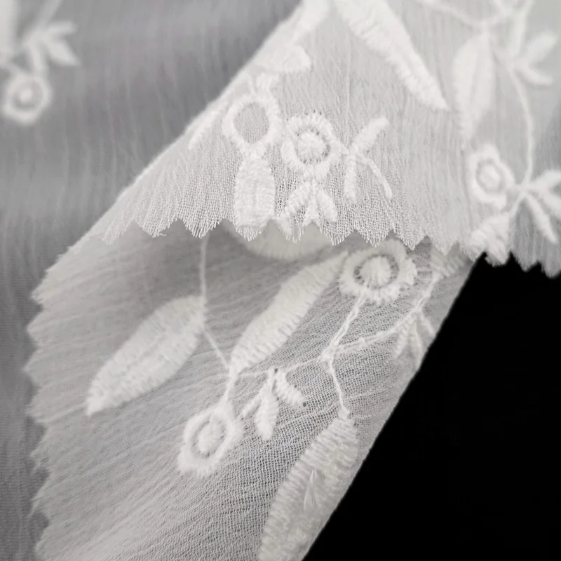  Flower Pattern 100% Polyester White Tulle Fabric with Cotton