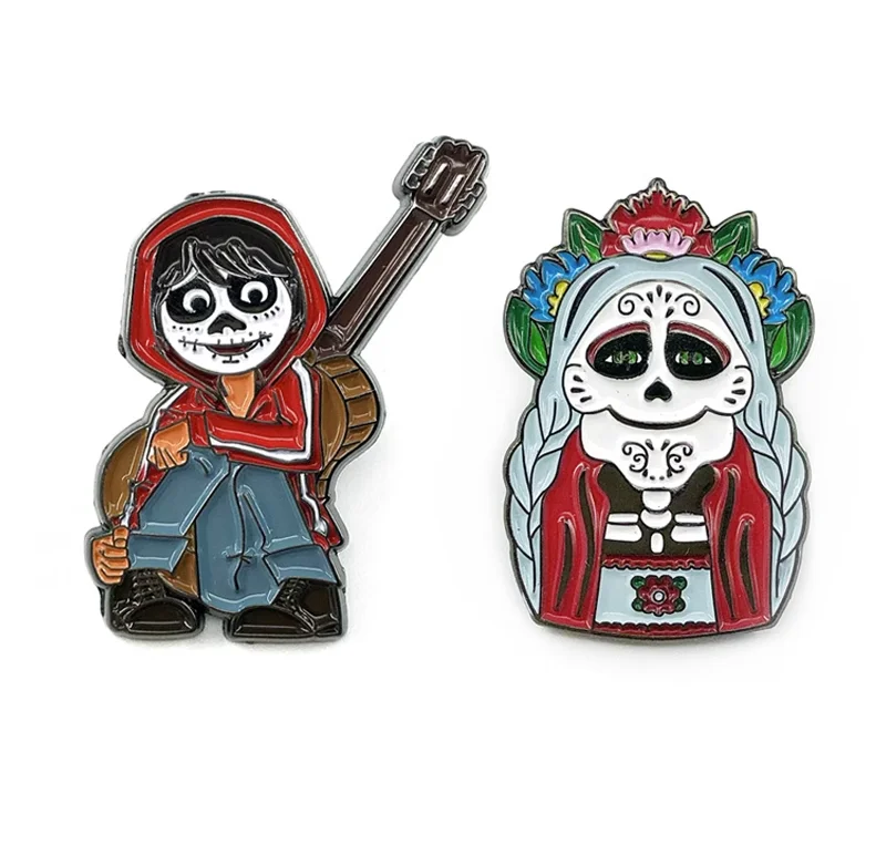 China Wholesale Metal 3D Gold Terrifying Movie Characters Enamel Print Hat Pins