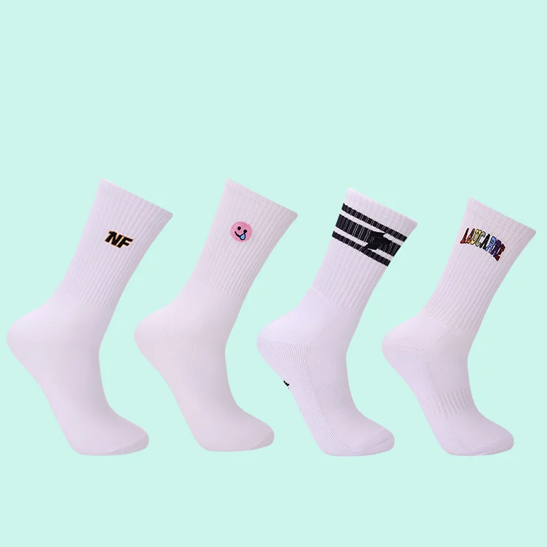 Customized Designer Embroidery Men Sports Sock Breathable Cotton Logo Custom Embroidered Socks