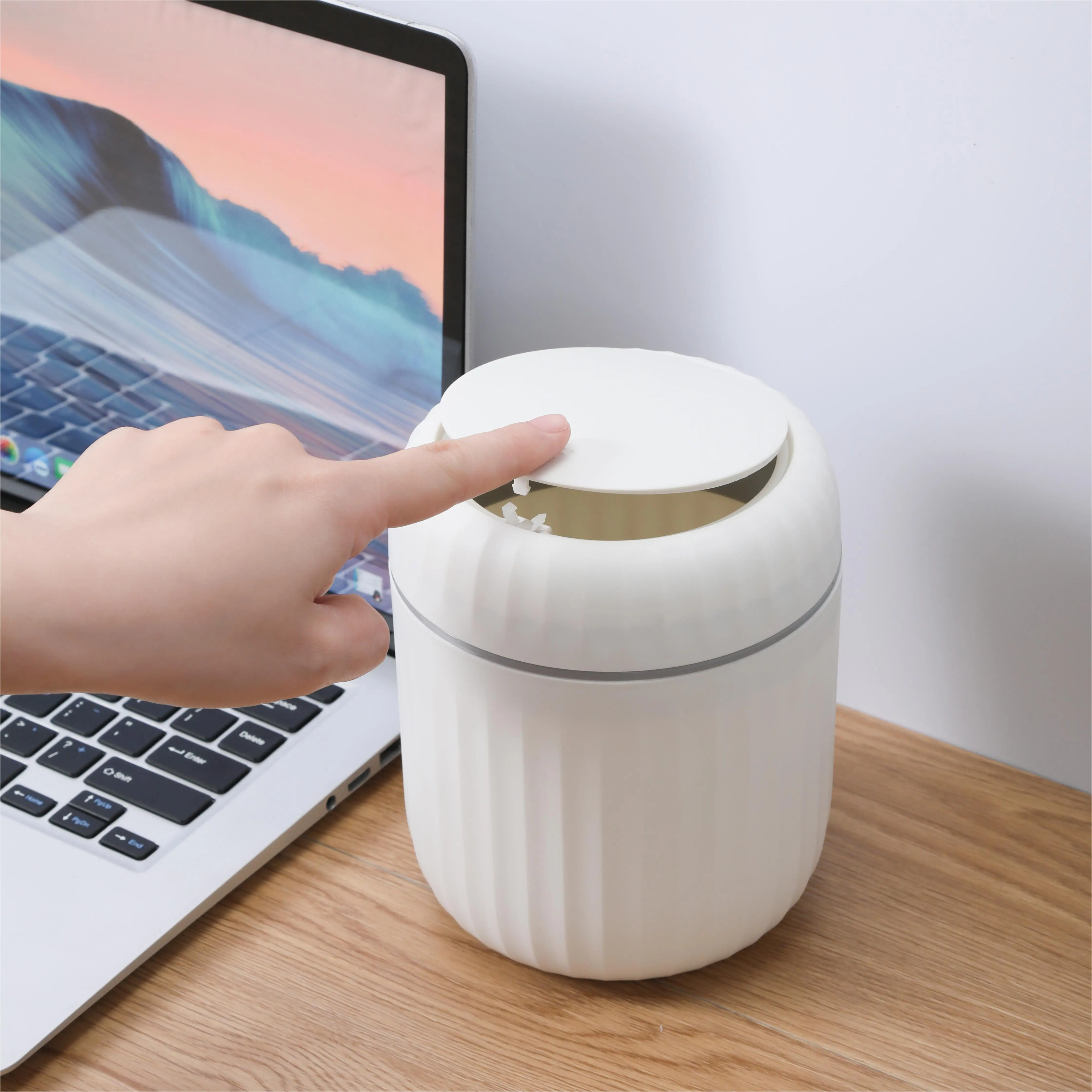 Newly Arrived Home Use Dustbin Garbage For Living Room Desktop Mini Trash Can Table Wastebin