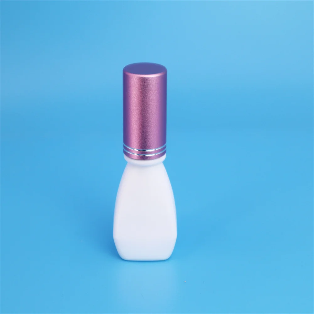 Private label Low odor  black eyelash adhesive glue PMMA Free eyelash glue supplier  for professional lash technicians