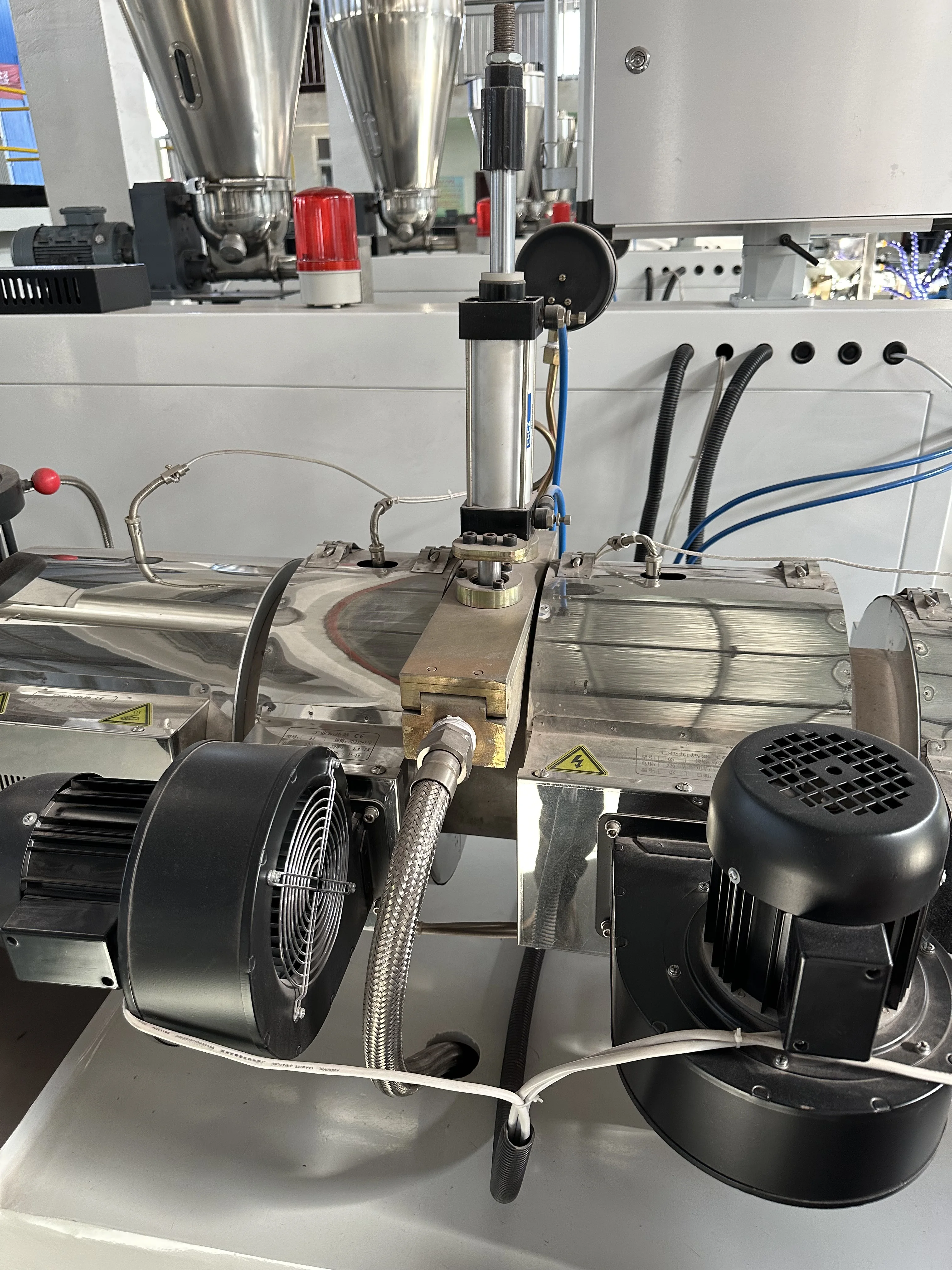 PVC conical twin screw extruder SJZ80/156 with Bimetallic screw and barrel