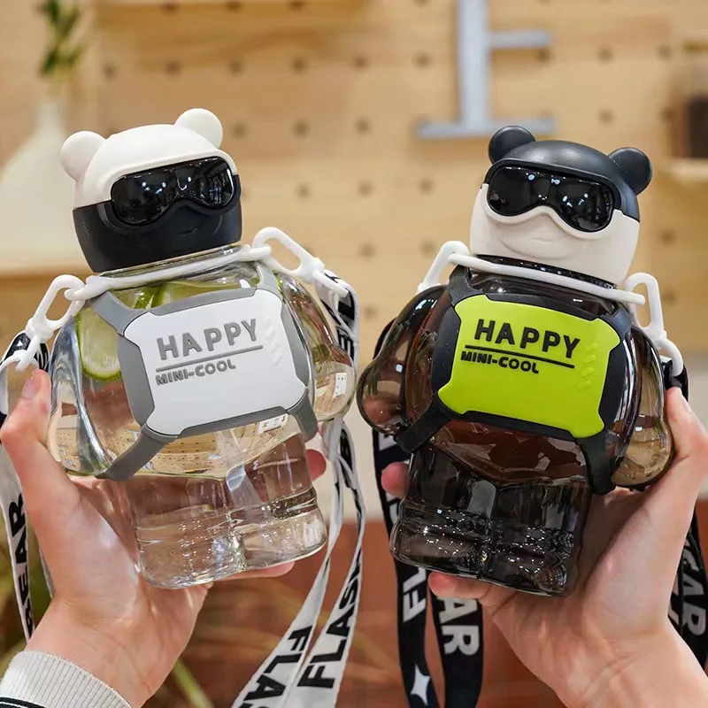 Web Celebrity Summer Cute Large Capacity 800ml Plastic Water Bottle Kids Outdoor Bear School Space with Straw/strap