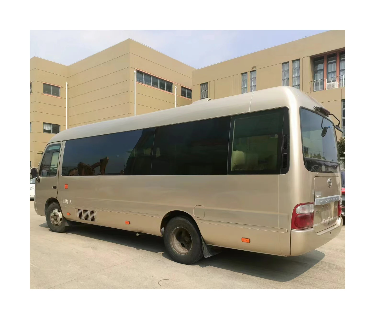 good price used toyot a city school bus 25 28 30 seats diesel bus available in China