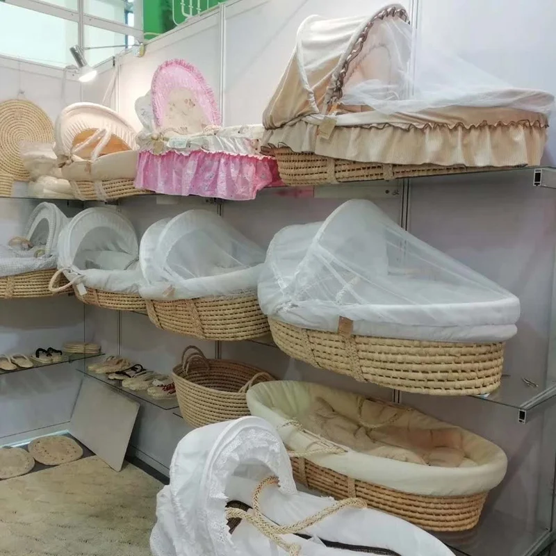 Wholesale Handmade Maize Corn Husk Portable Carry Baby Moses Basket