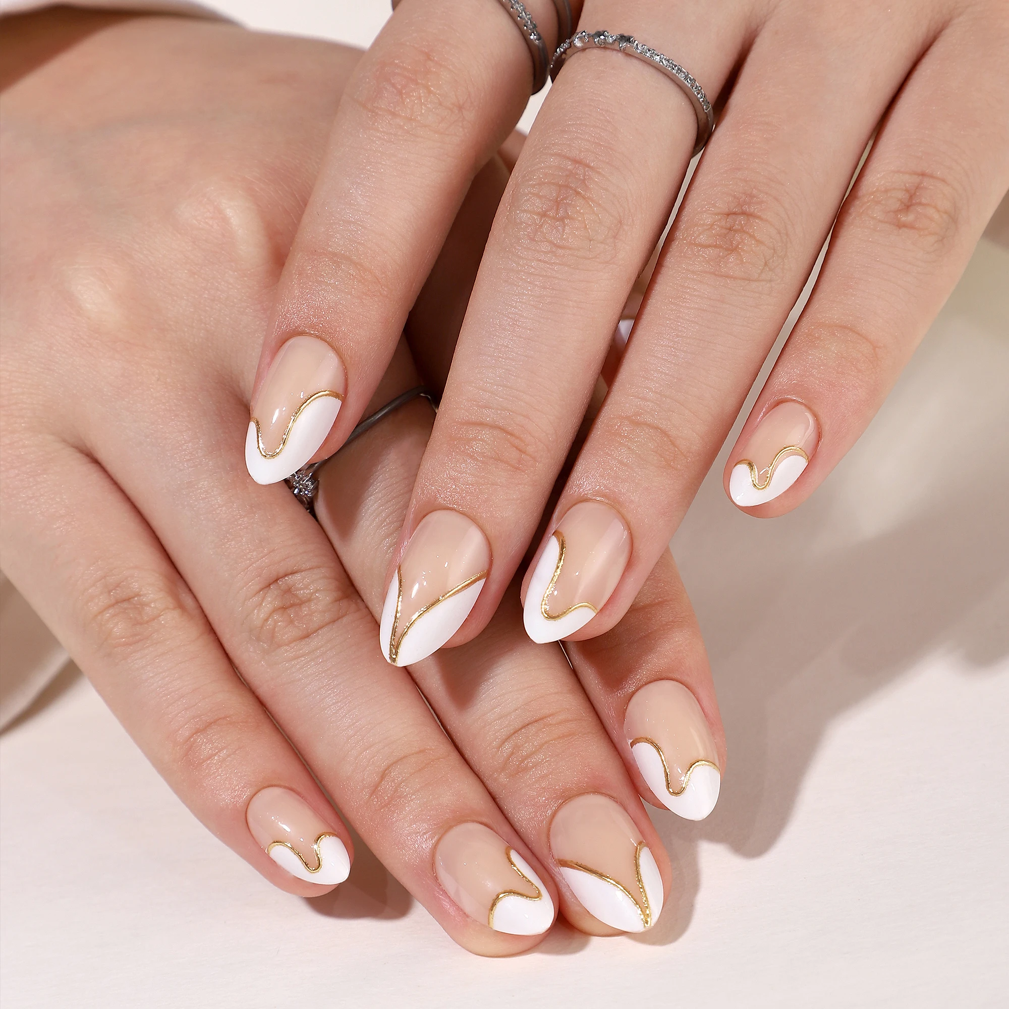 32Pcs Designer French Tip Press On Nails 3D Short Almond False Nails Press On Handmade Gel Nail Supplier For Summer