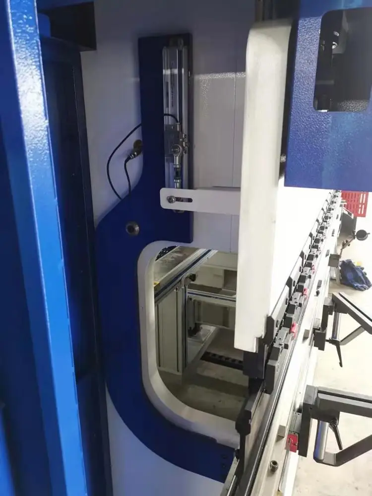 Factory Price Sheet Metal CNC Hydraulic Press Brake /Amada Bending Machine/Bender China Made