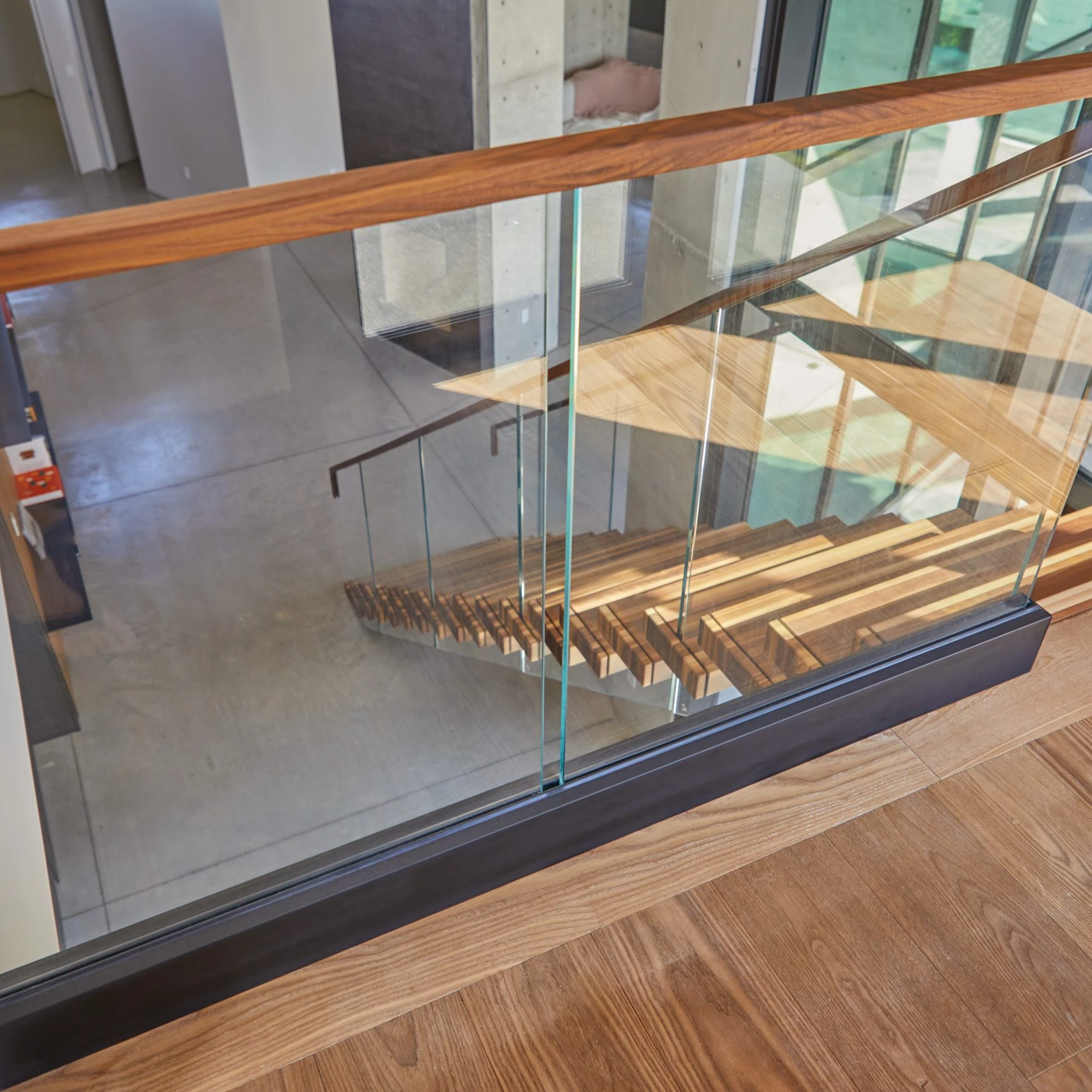 Railing High Performance Modern Design Stairs customized Iron Glass Aluminum Railing
