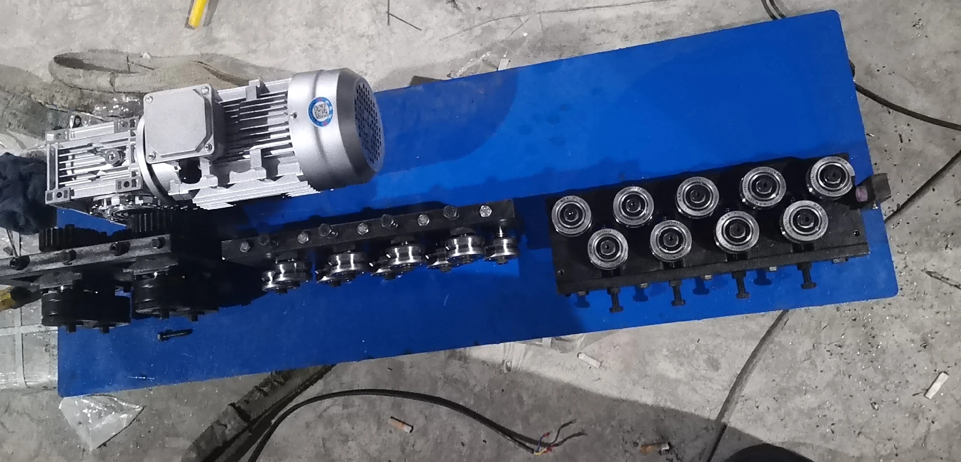 QIPANG CNC automatic stainless steel copper aluminum metal pipe straightening machine straightener iron wire