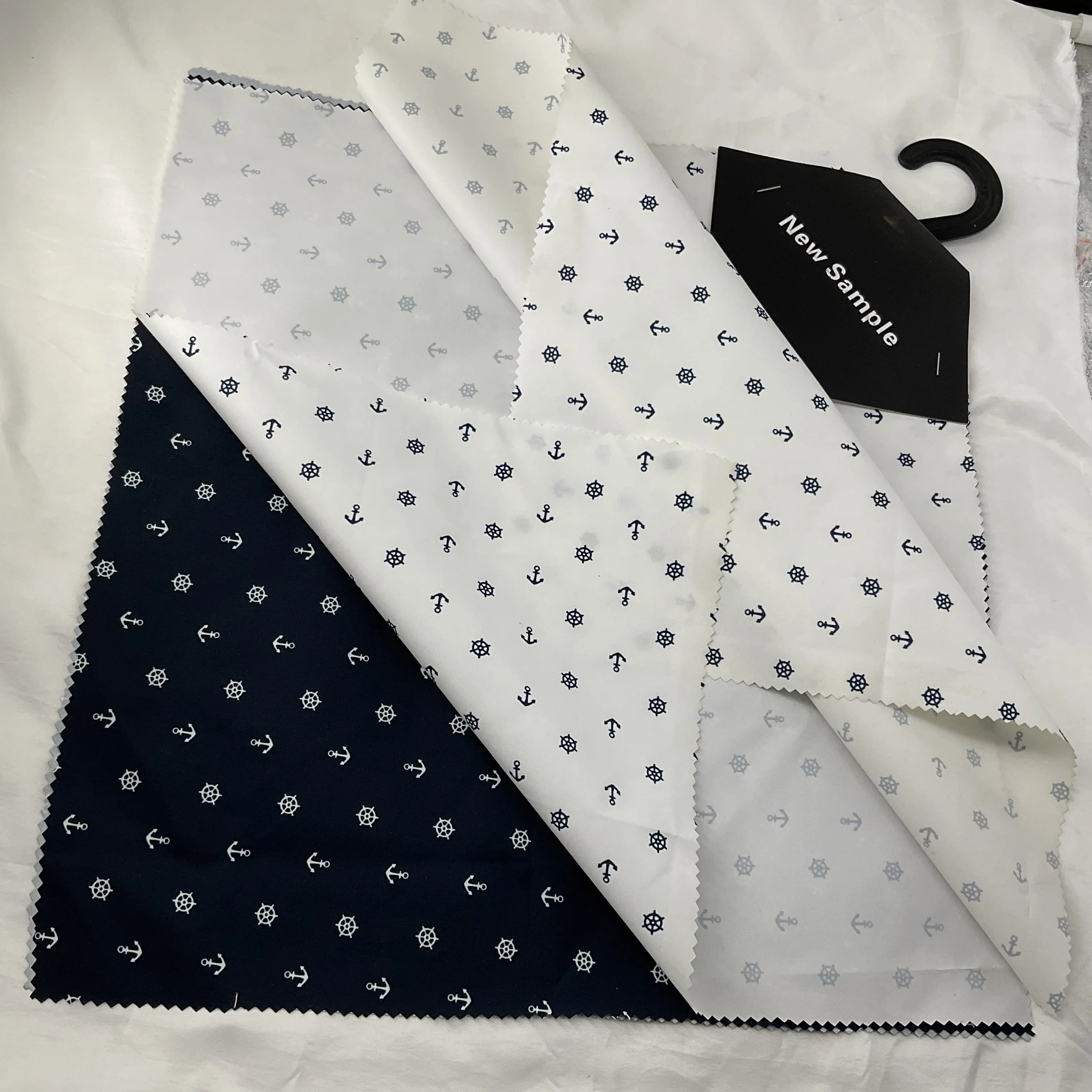 400Dx300D  + DWR + anti-UV (UPF 40+) coatings 70% Nylon 30% Polyester Oxford Fabric Diamond Ripstop design