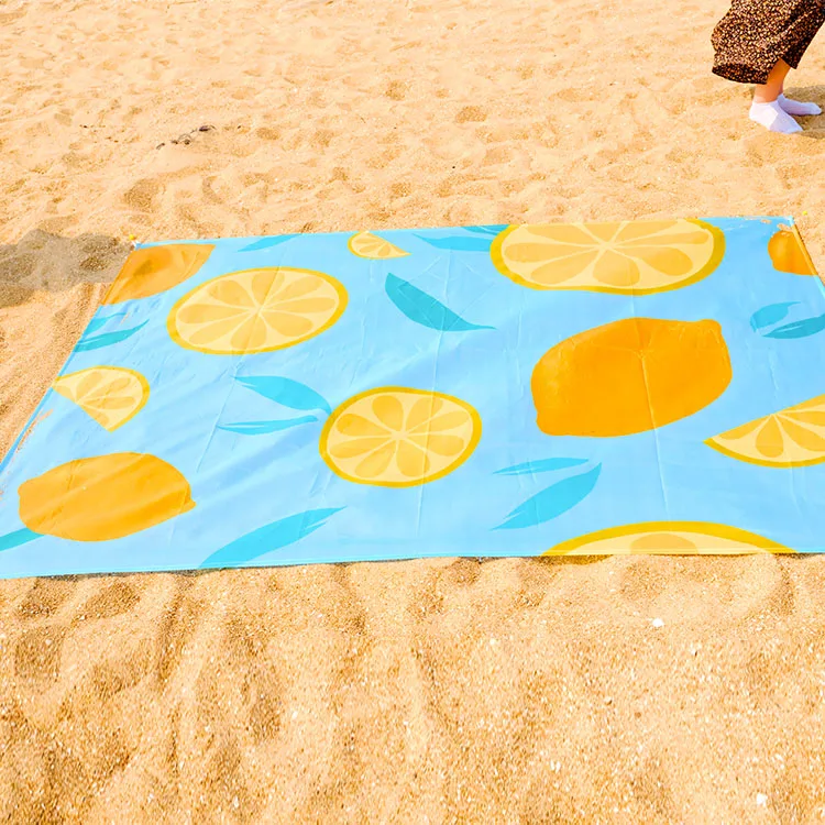 China Factory Wholesale Over sized Lightweight SandFree Beach Mat Rug Beach Camping Picnic Blanket