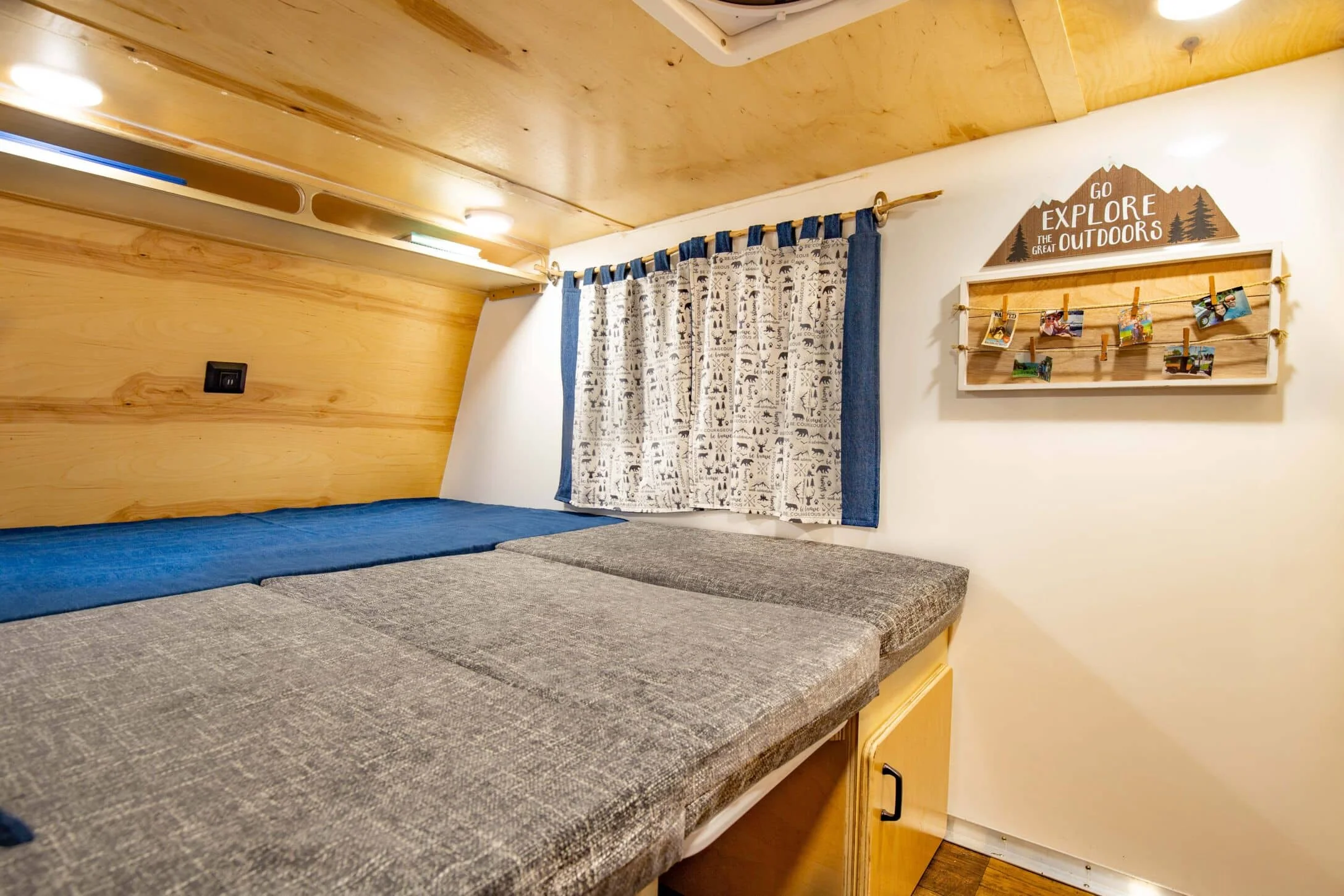 Sale compact Off-road caravan manufacture rv camper travel trailers camping trailer caravan with entertainment for sale