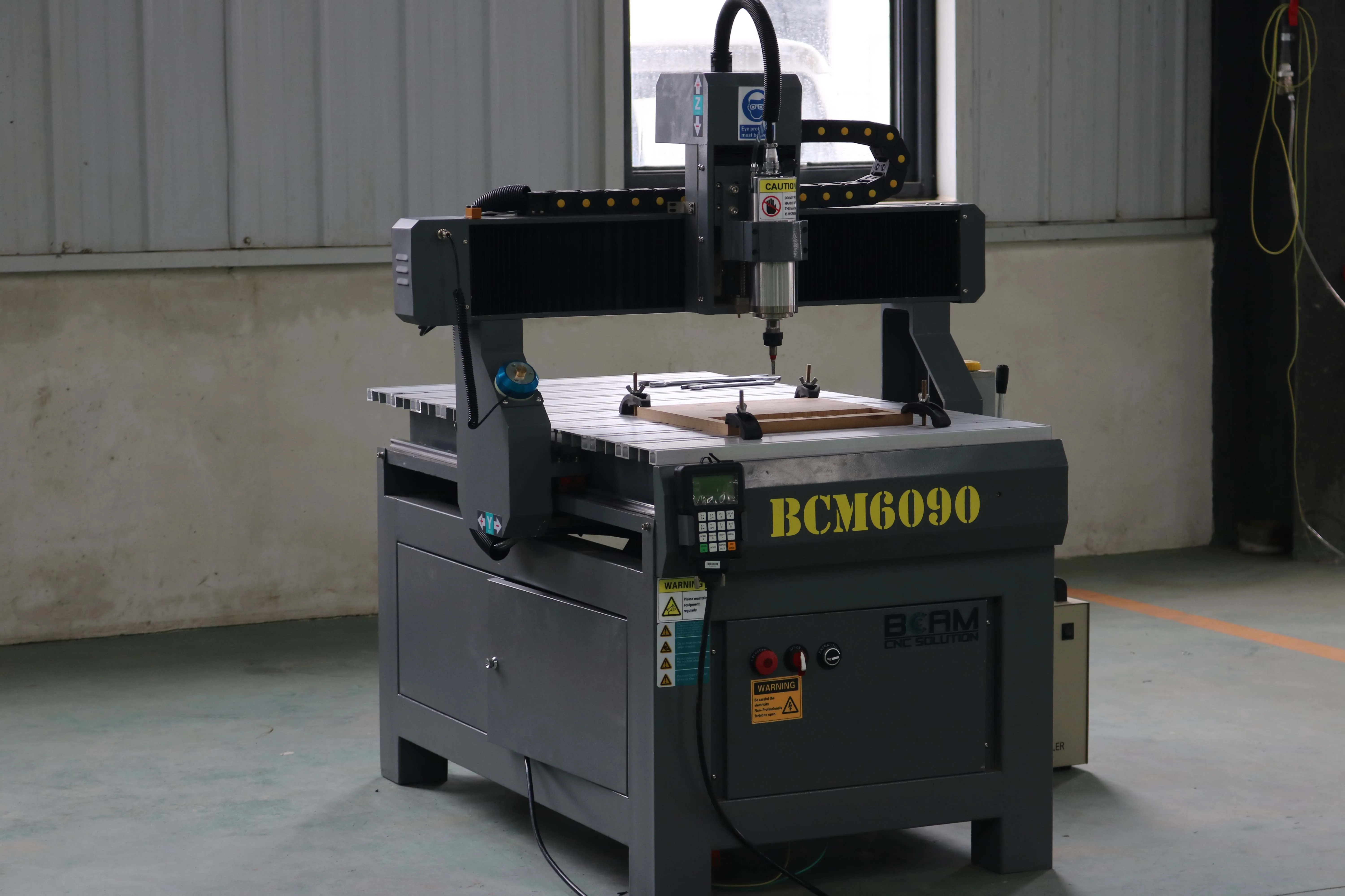 Cast iron bed 6090 cnc milling machine for cutting metal