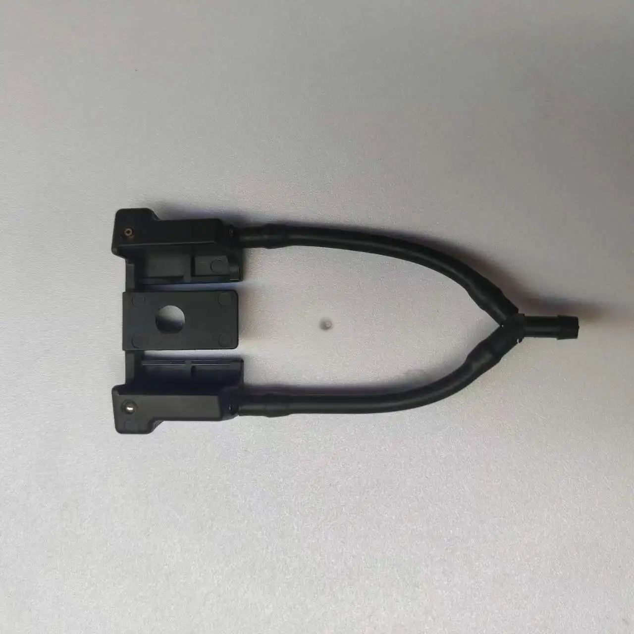 Universal Bus Accessories Wiper Nozzle Water Spray For Yutong Higer Zhongtong Bus