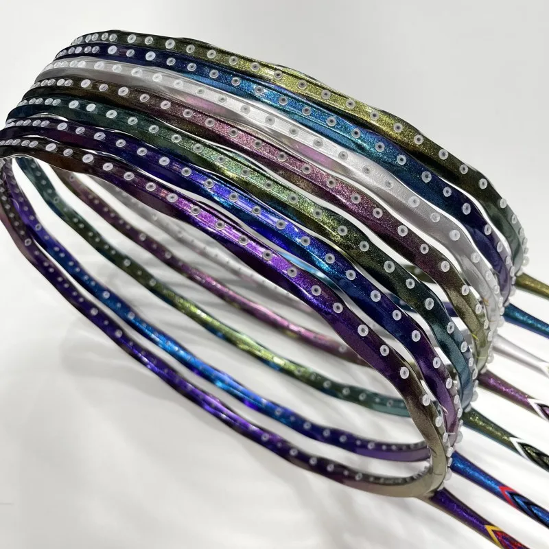 Custom Design High Quality Wholesale Carbon badminton racket Twist Frame Chameleon Full Carbon High Flex Badminton Racket Twist