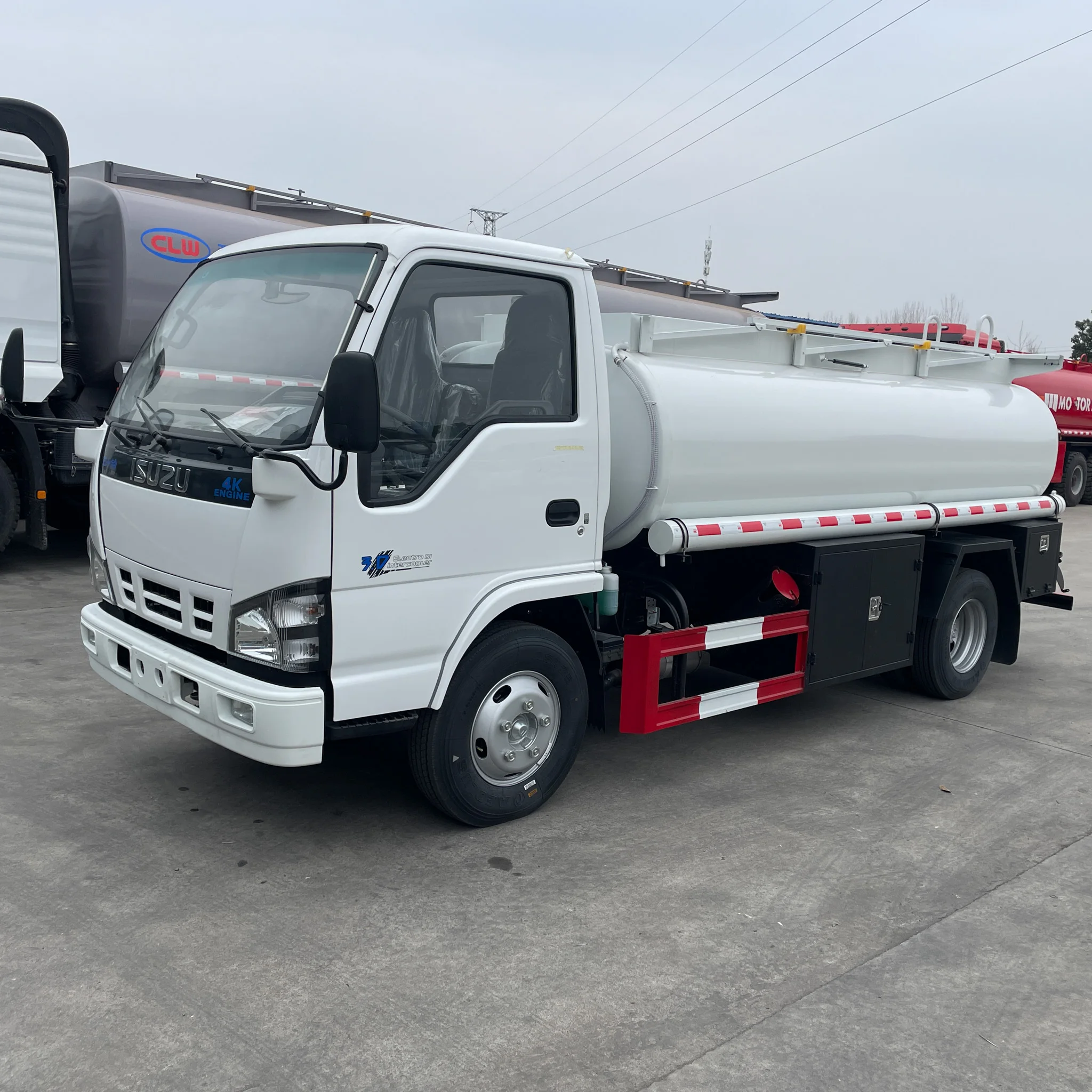 High quality Small ISUZU 4x2 Oil Tank Truck-Factory Direct Hot Sales for Oil Transportation