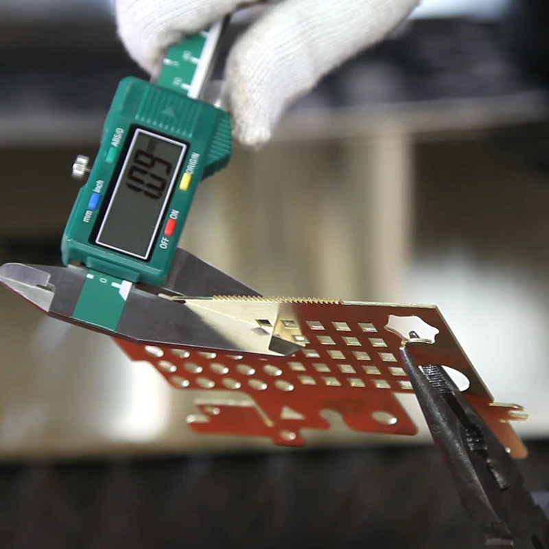 Быстрая продажа продукции, небольшой станок для лазерной резки с ЧПУ, цена, 500 Вт, 1500 Вт, волокно для металла