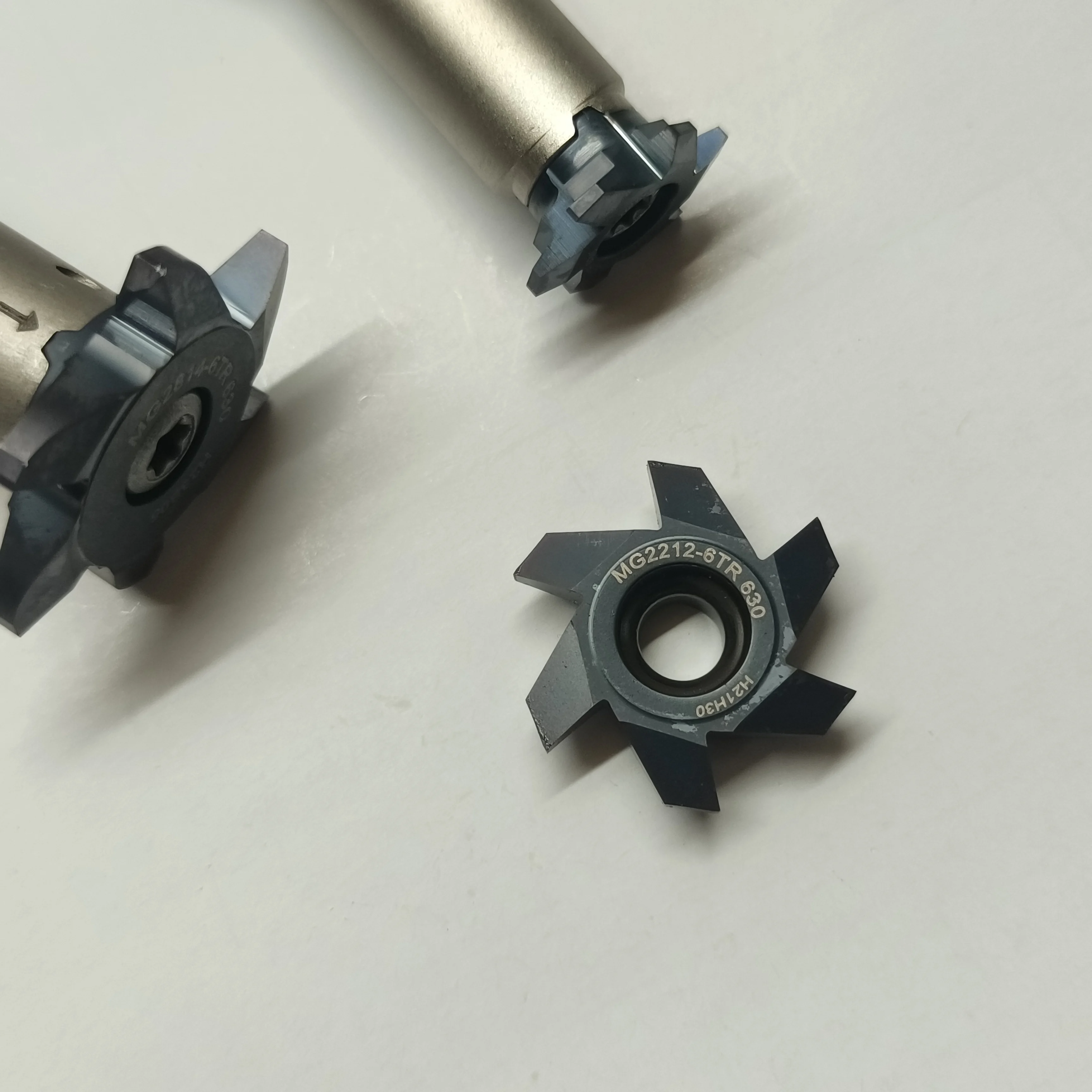 CNC Controlled 8mm Shank End Mill Cutter Carbon Steel Tin Coated Customizable OEM Support Milling Cutter Metal Processing