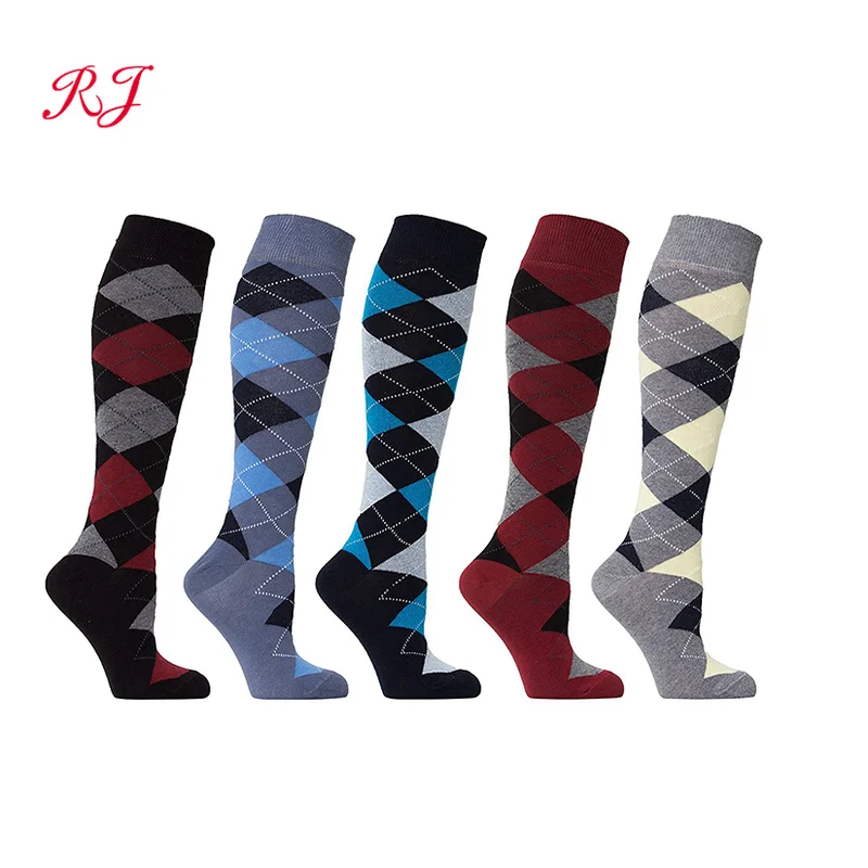 New Fashion Wholesale Knee High Socks Custom Design Popular Men Classic Knitted Sock