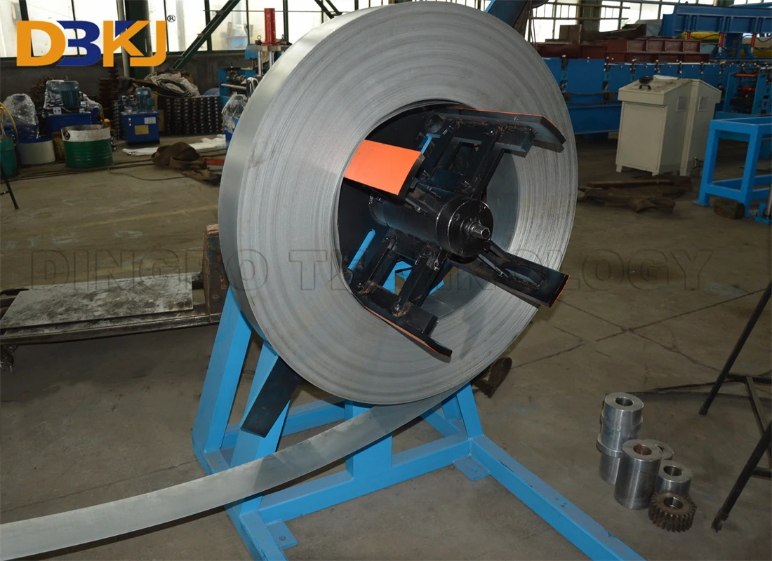 Серводвигатель для резки и гусеничная роликовая формовочная машина с быстрой скоростью 0-25 м/мин кубический канал металлическая