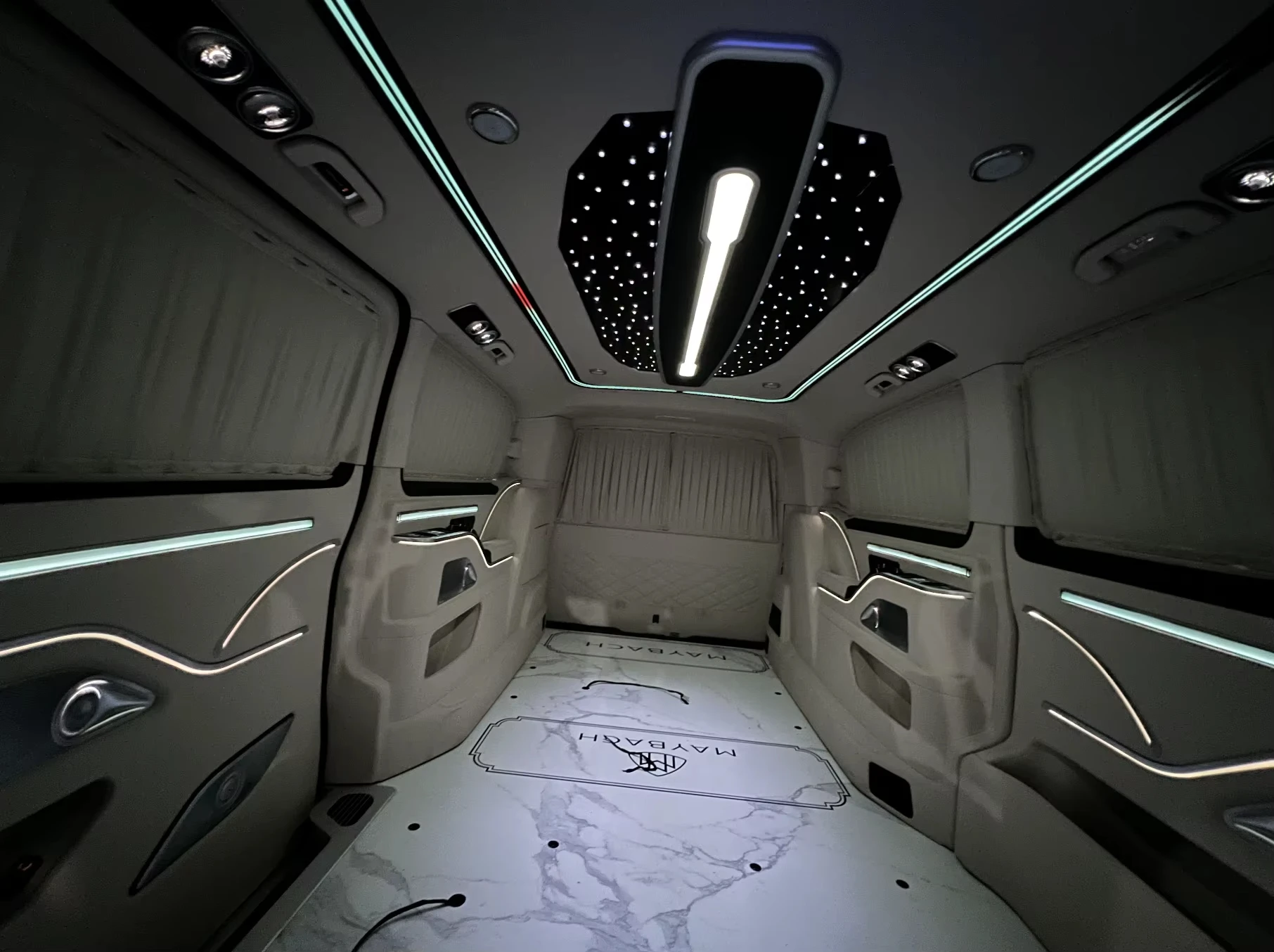 Luxury Modification MPV Partition with 32 Inch TV system Whole Upgrading Kit For VITO/ VCLASS Benz V class /Alphard
