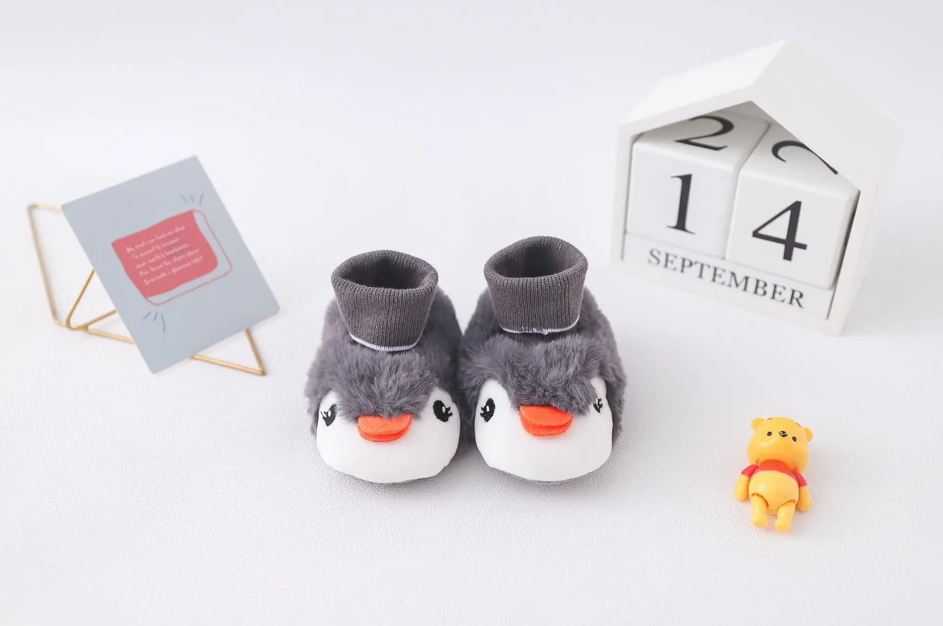 2024 New arrival cute cartoon cotton soft sole new born prewalker baby shoes