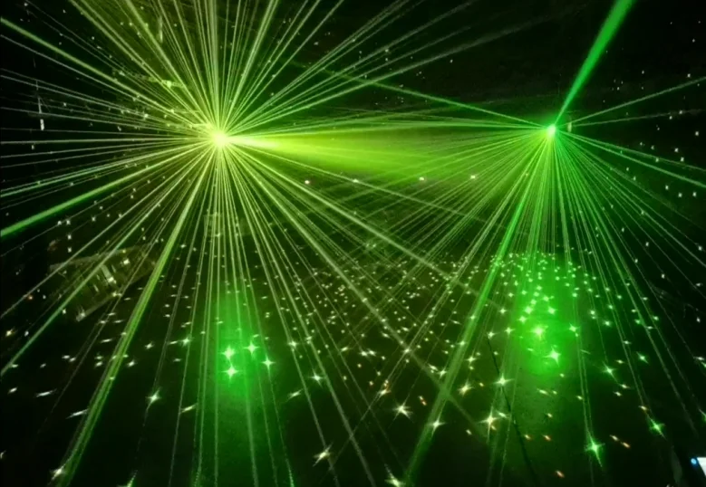 Outdoor 2w Starry Sky Star Laser Light IP65 Rainproof rgb Firefly Laser Light Garden Party Decor Lamp