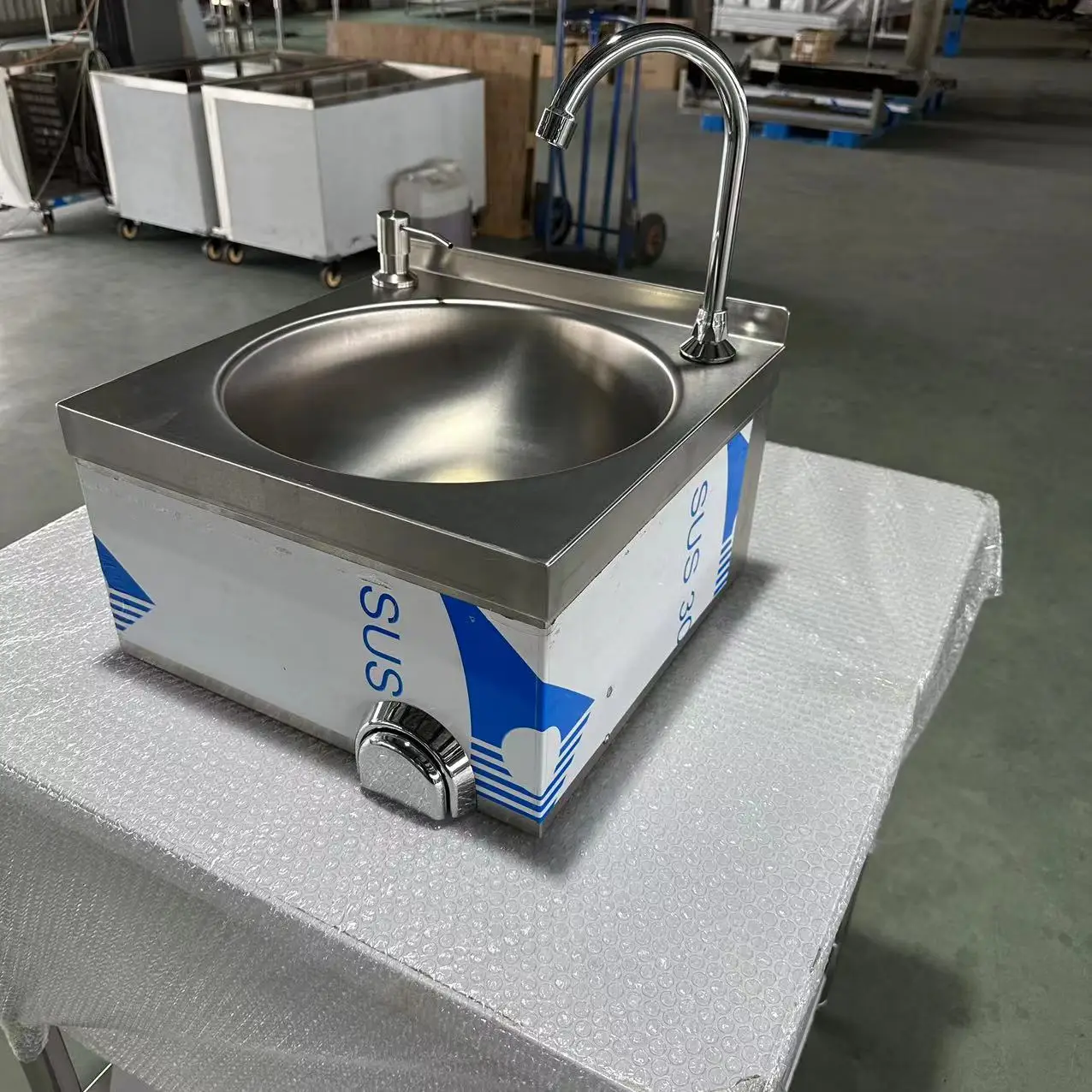 High quality stainless steel single hand wash sink with knee operate sink