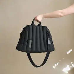 New Arrival Pet Travel & Outdoors Pet Carrier Bag Cat Dog Fabric House Pet Carriers