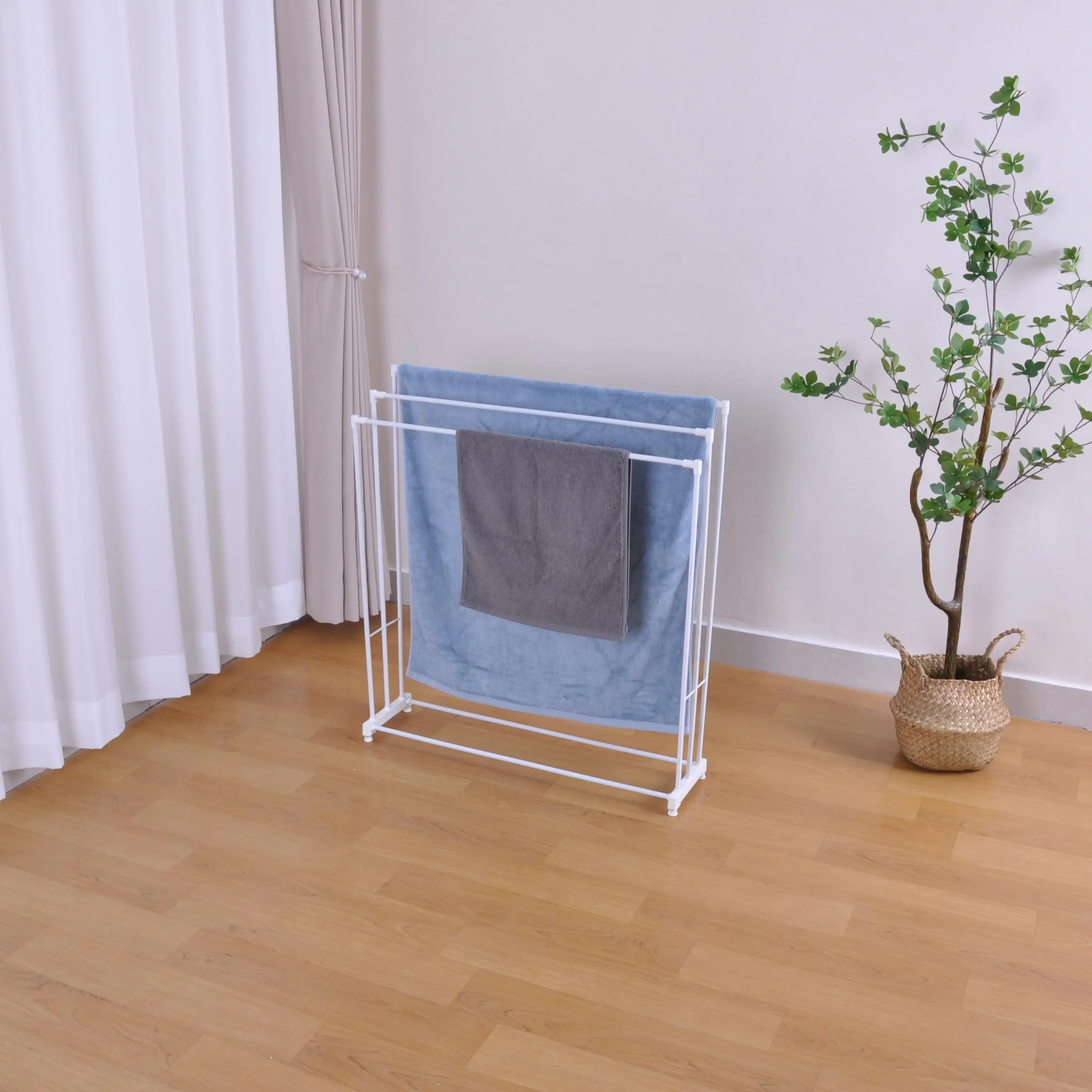 Best-selling Custom Stand Metal Coat Dress Hanger Foldable Dryer Rack for Home Use Steel Laundry Movable Floor Type Storage Bags