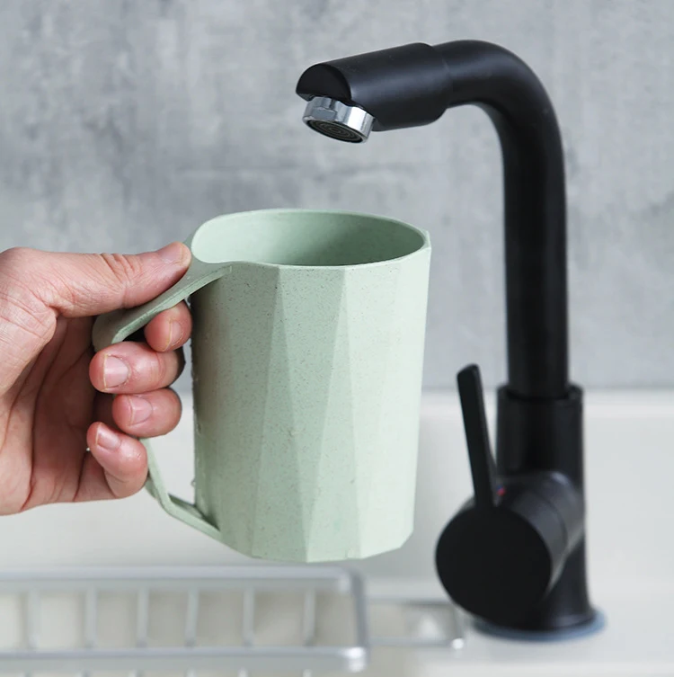 Eco friendly wheat straw water mug unbreakable plastic reusable biodegradable cup with lid for travel