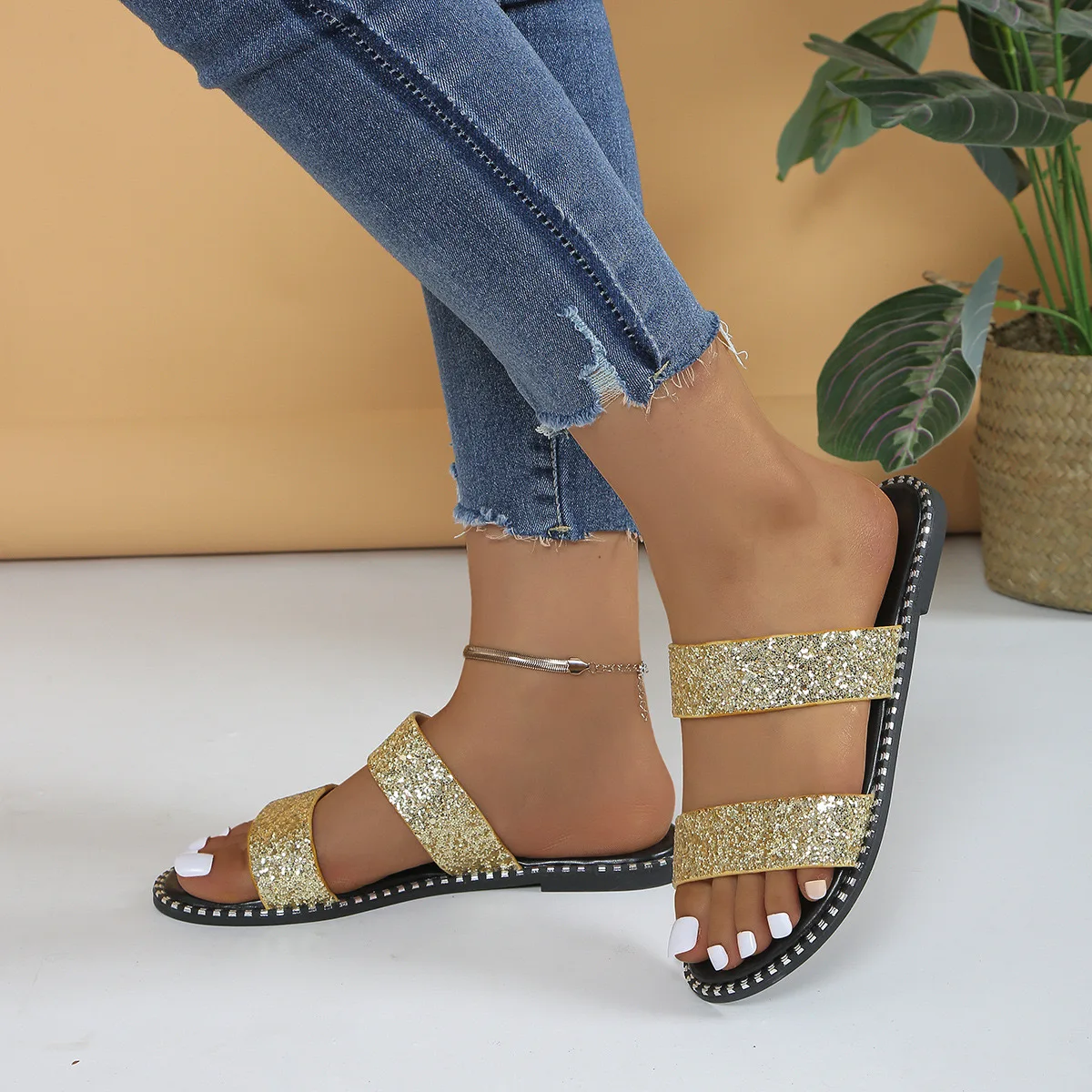Летнее Новое поступление модные однотонные Повседневные тапочки на плоской подошве с блестками элегантные пляжные сандалии повседневная женская обувь больших