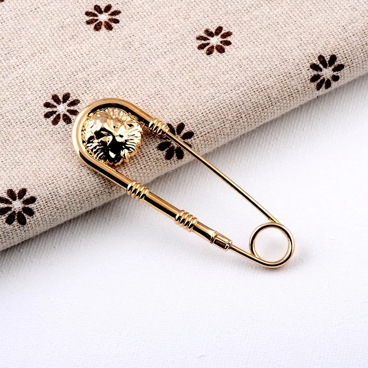 Fashion Fashion Hot Sale Alloy Double Lion Head brooch Temperament Coat Pin Personality Clothing Accessories Wholesale