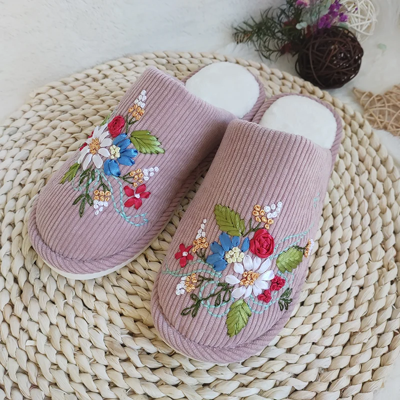 Custom luxury chinese traditional style winter warm flower embroidered slippers